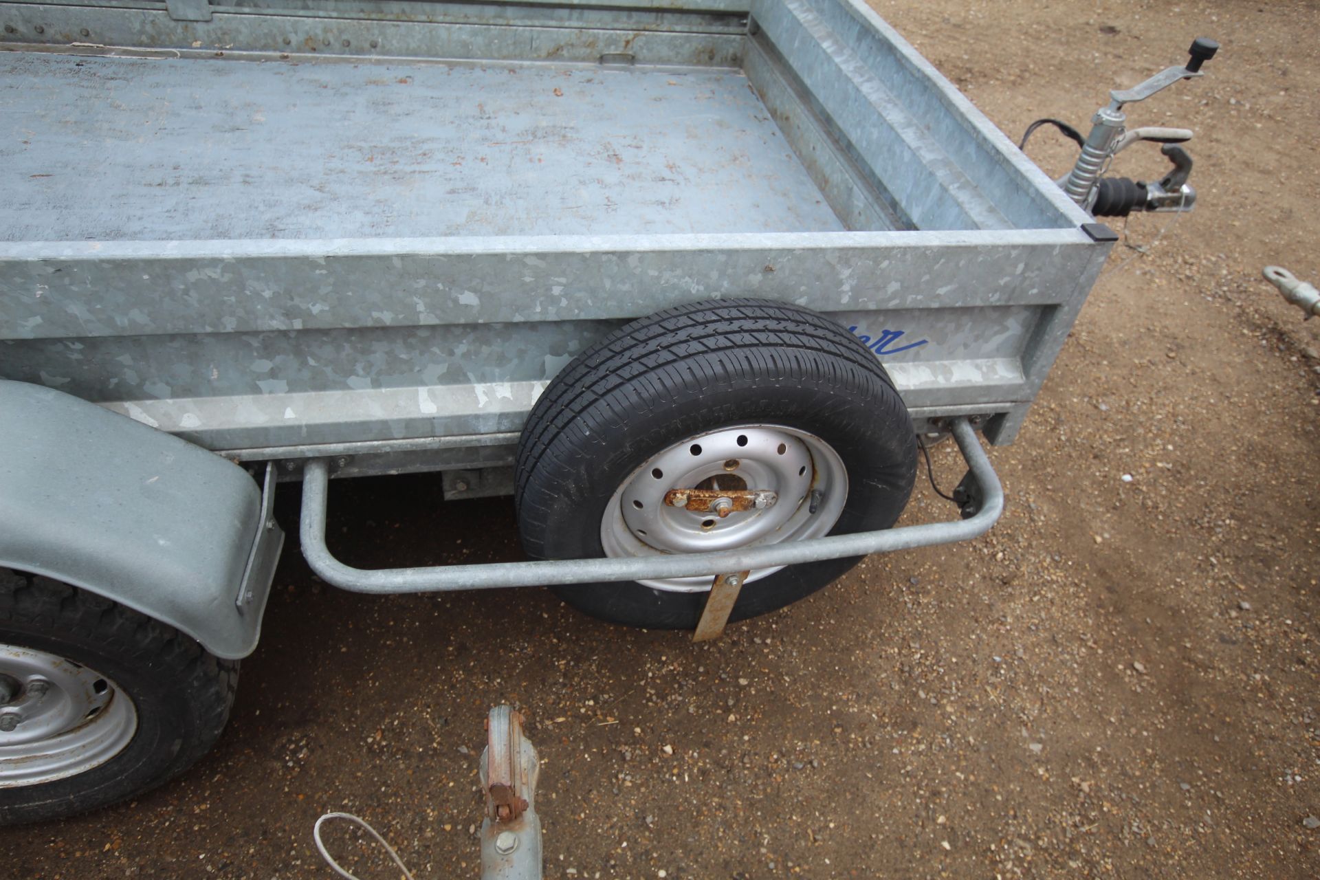 Lider 1T 10ft x 5ft 6in single axle tilt bed trailer. With brakes, bolt on sides, recent new tyres - Image 26 of 30