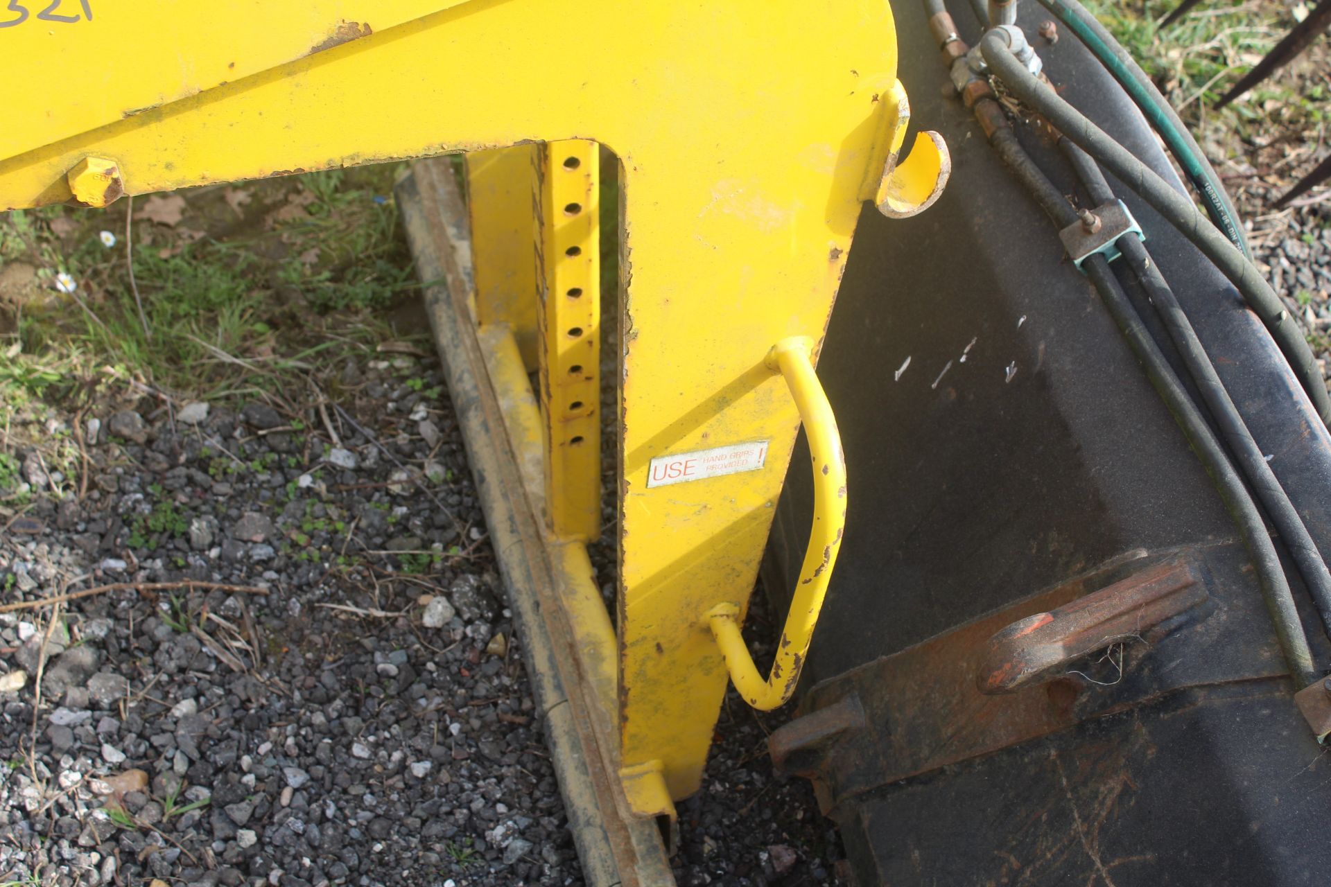 Block grab for loader. For sale on behalf of the Directors, pending liquidation. V - Image 4 of 11