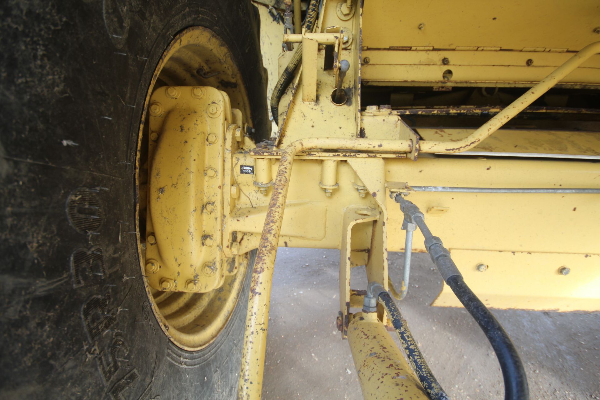 New Holland TX65 5 straw walker combine harvester. Registration N887 SKS. Date of first registration - Image 67 of 163