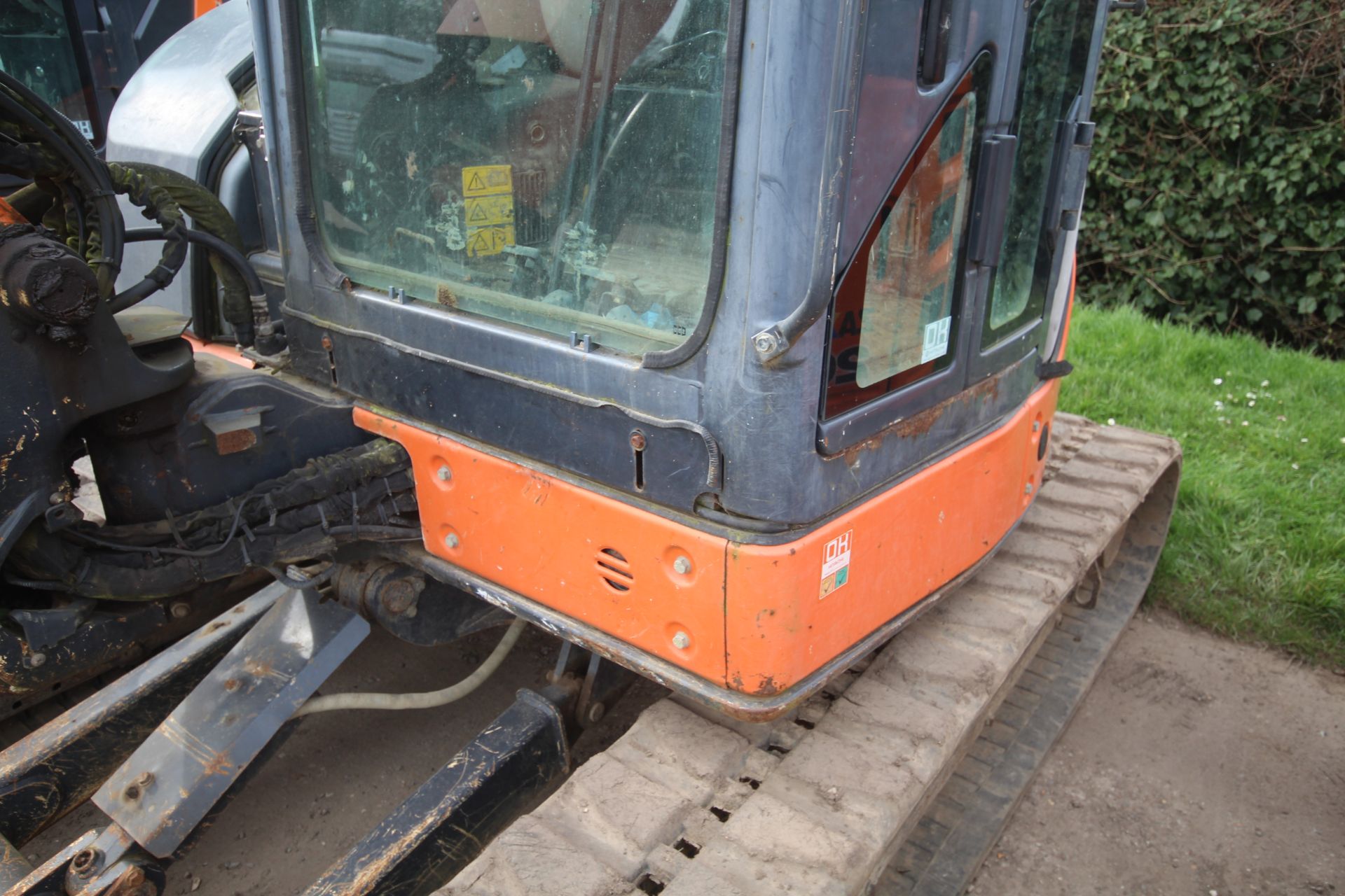 Hitachi Z-Axis 52U-3 CLR 5T rubber track excavator. 2013. 5,066 hours. Serial number HCM - Image 34 of 71
