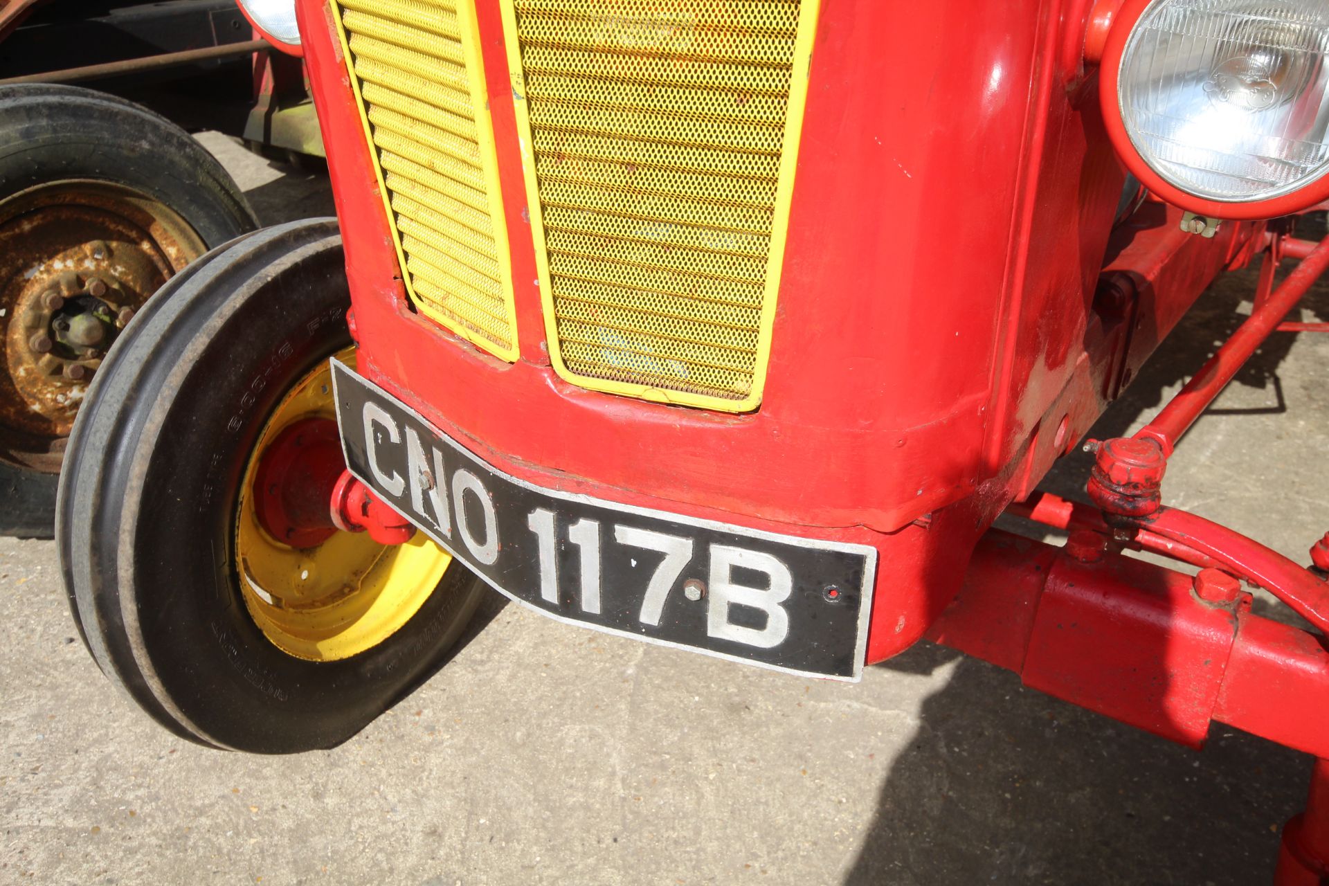 David Brown 990 Implematic live drive 2WD tractor. Registration CNO 117B. Date of first registration - Image 6 of 43