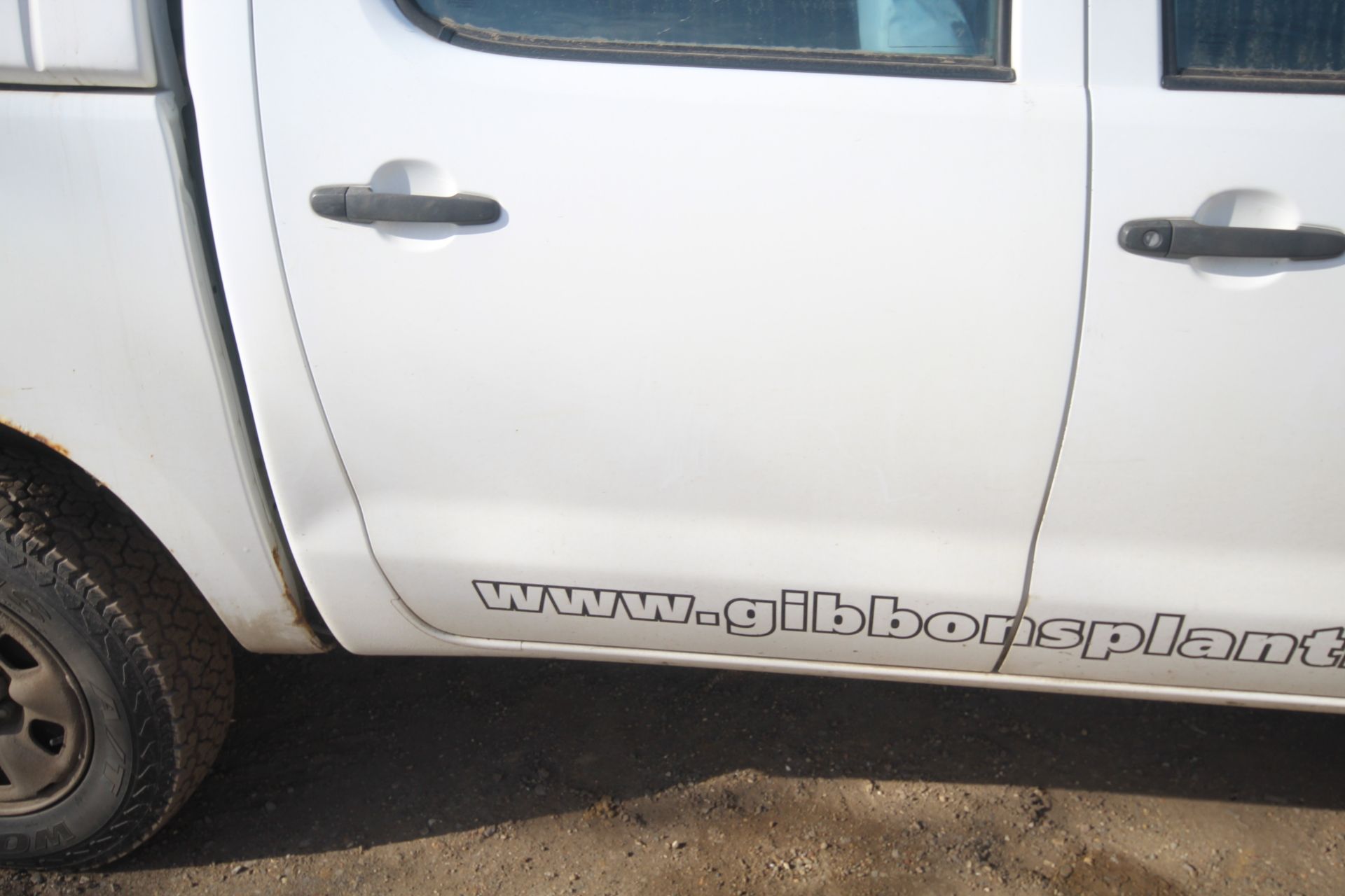 Toyota Hilux 2.5L diesel manual double cab pick-up. Registration FD11 UHA. Date of first - Image 12 of 58