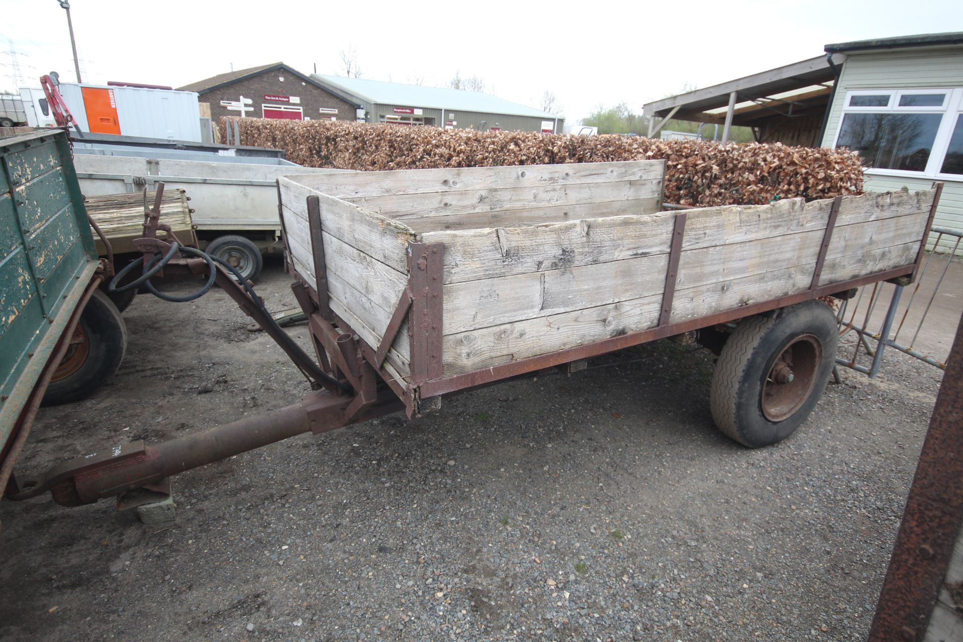 3T single axle tipping trailer. Vendor reports tips well. V