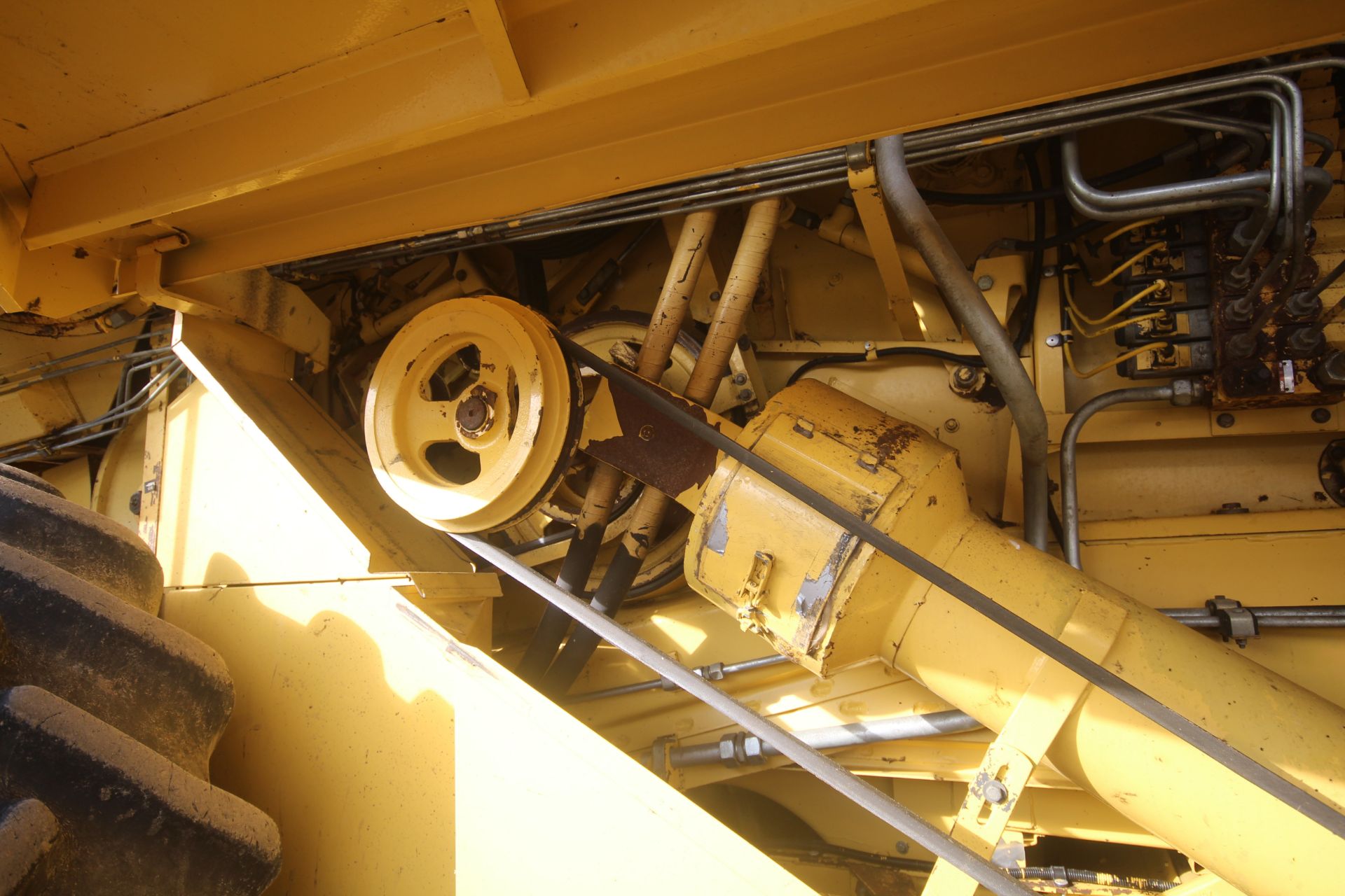 New Holland TX65 5 straw walker combine harvester. Registration N887 SKS. Date of first registration - Image 104 of 163