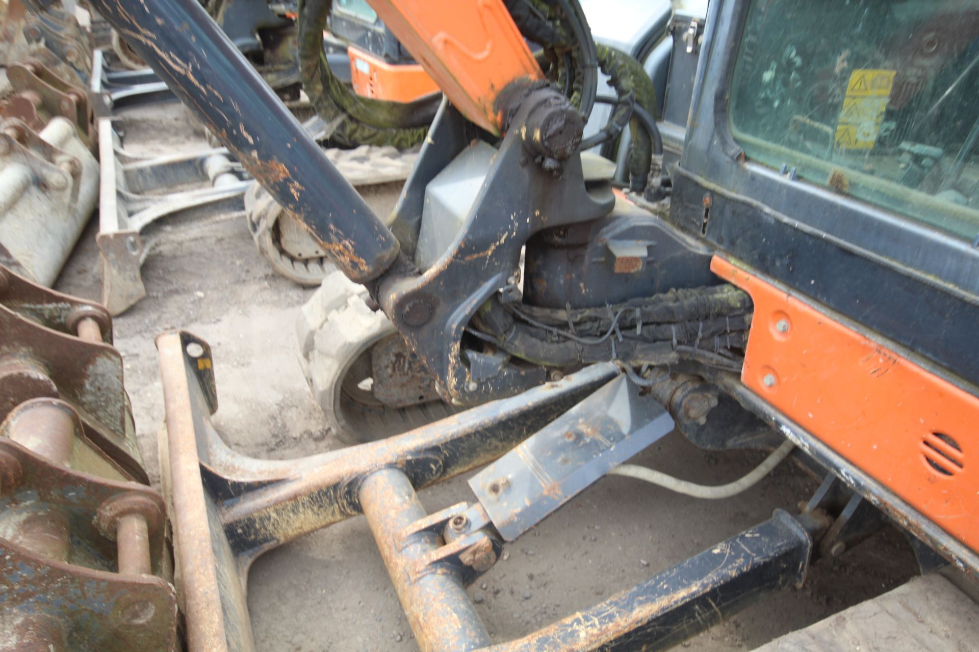 Hitachi Z-Axis 52U-3 CLR 5T rubber track excavator. 2013. 5,066 hours. Serial number HCM - Bild 35 aus 71