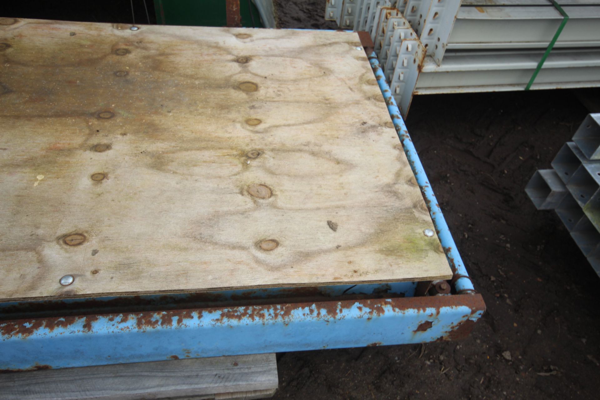 Large pallet scales. Previously used for bagging 500kg seed. Could be used for firewood. V - Image 3 of 5