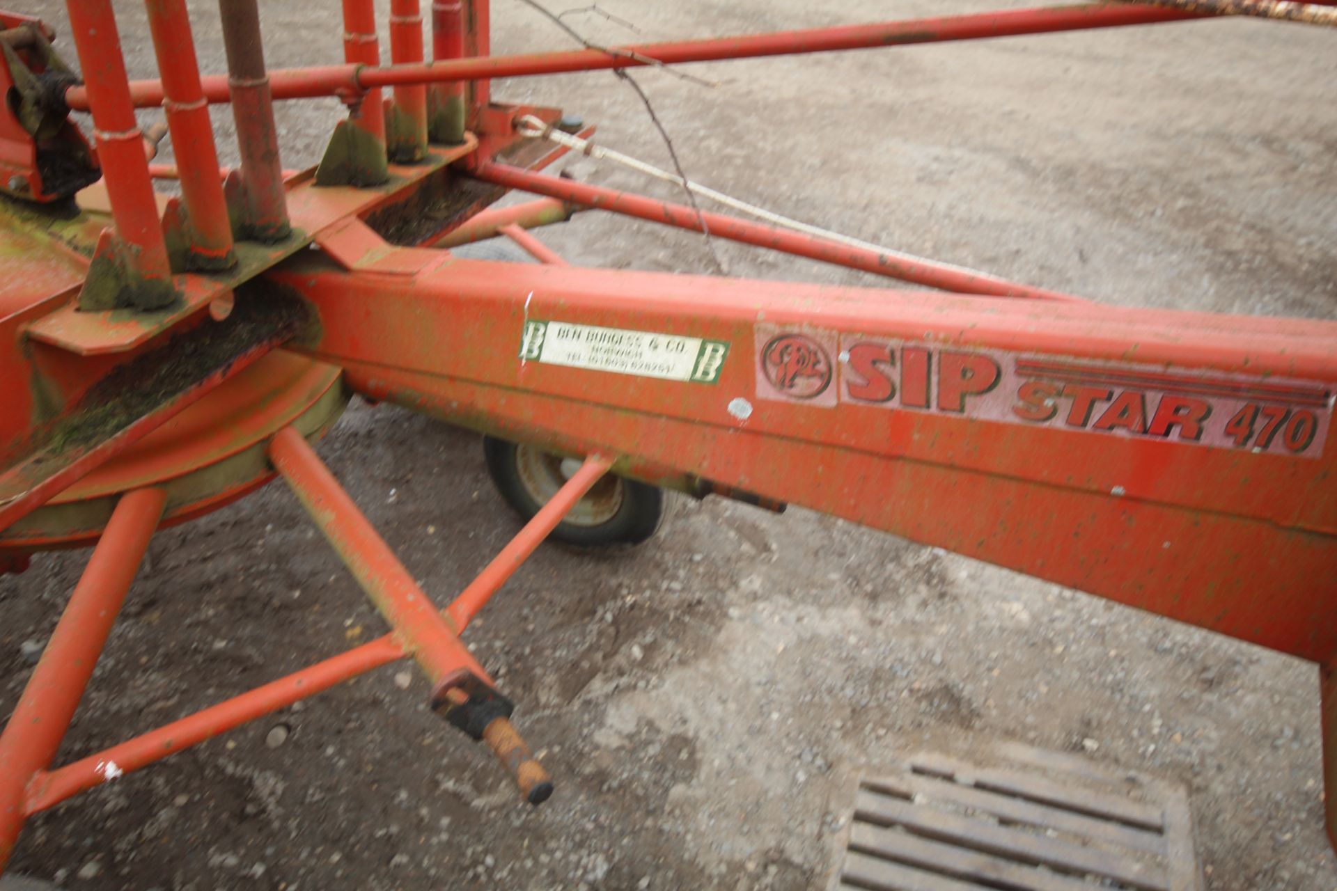 SIP Star 4.7m single rotor hay rake. Manual held. V - Image 5 of 15