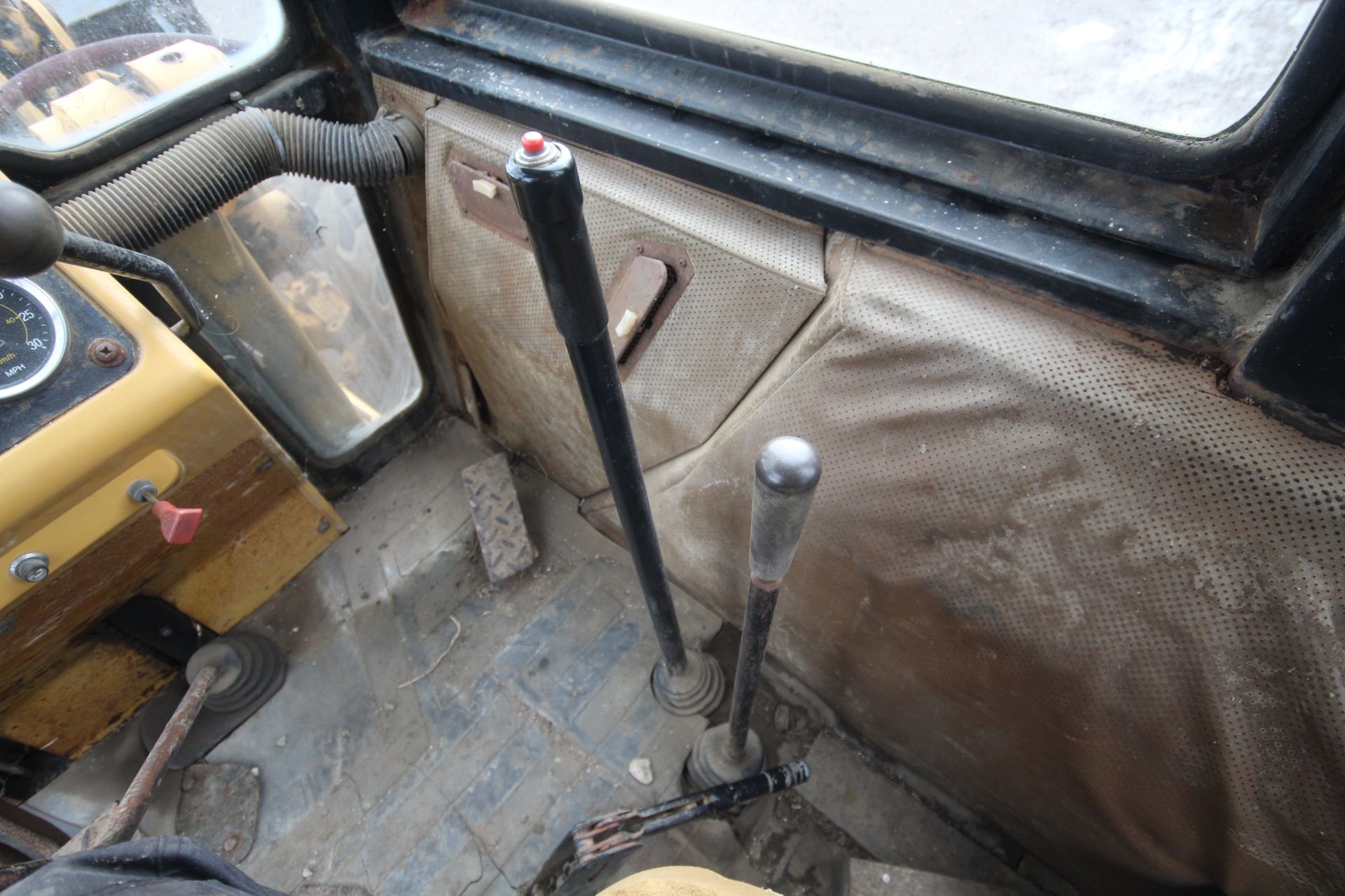 Ford 655 4WD backhoe loader. Registration F829 MVX. Date of first registration 03/10/1988. Showing - Bild 82 aus 87