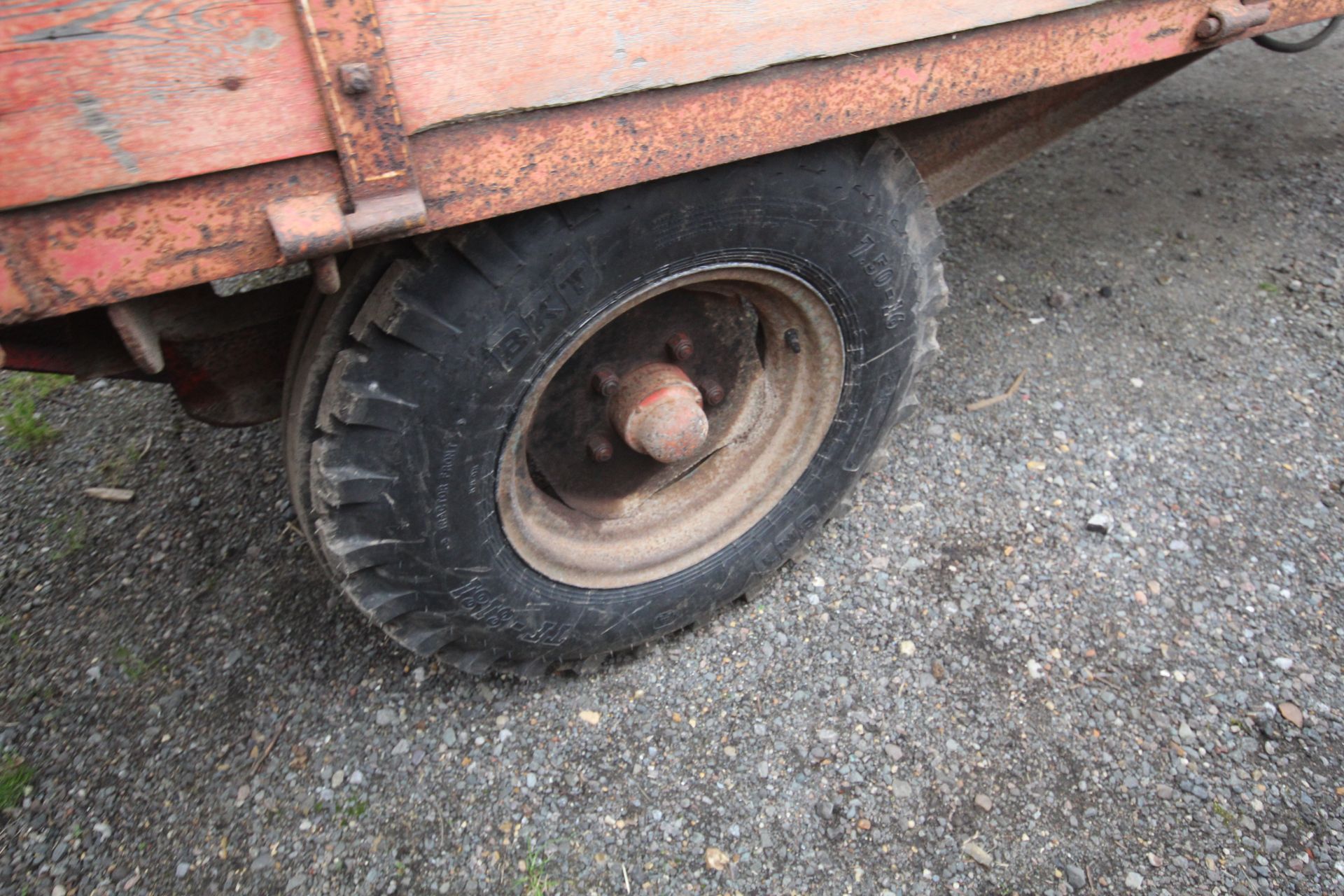 3T single axle tipping trailer. With bale extension. - Image 15 of 19