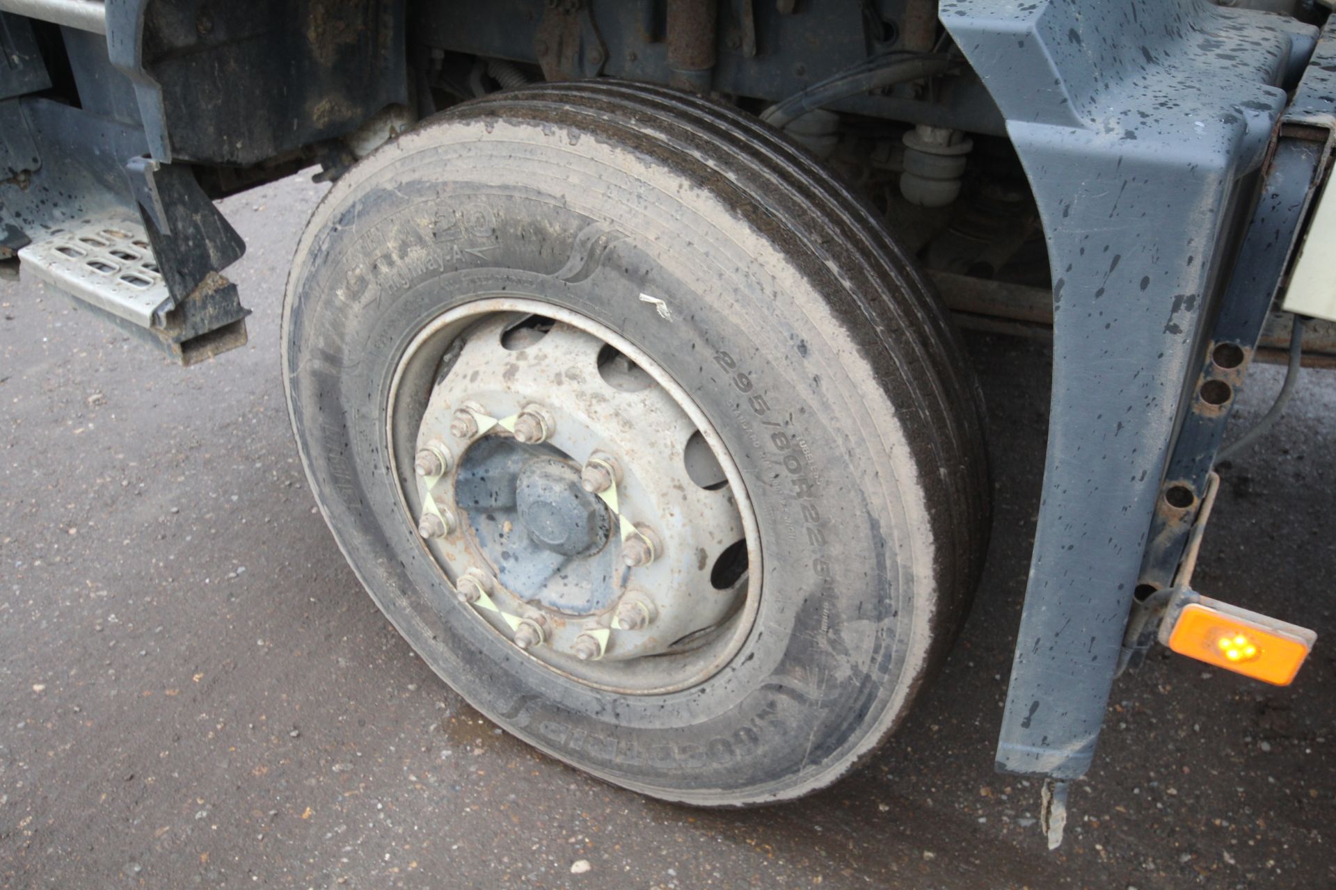 Volvo FMX 410 8x4 32T tipper. Registration WX13 CKF. Date of first registration 17/05/2013. 520, - Image 48 of 80