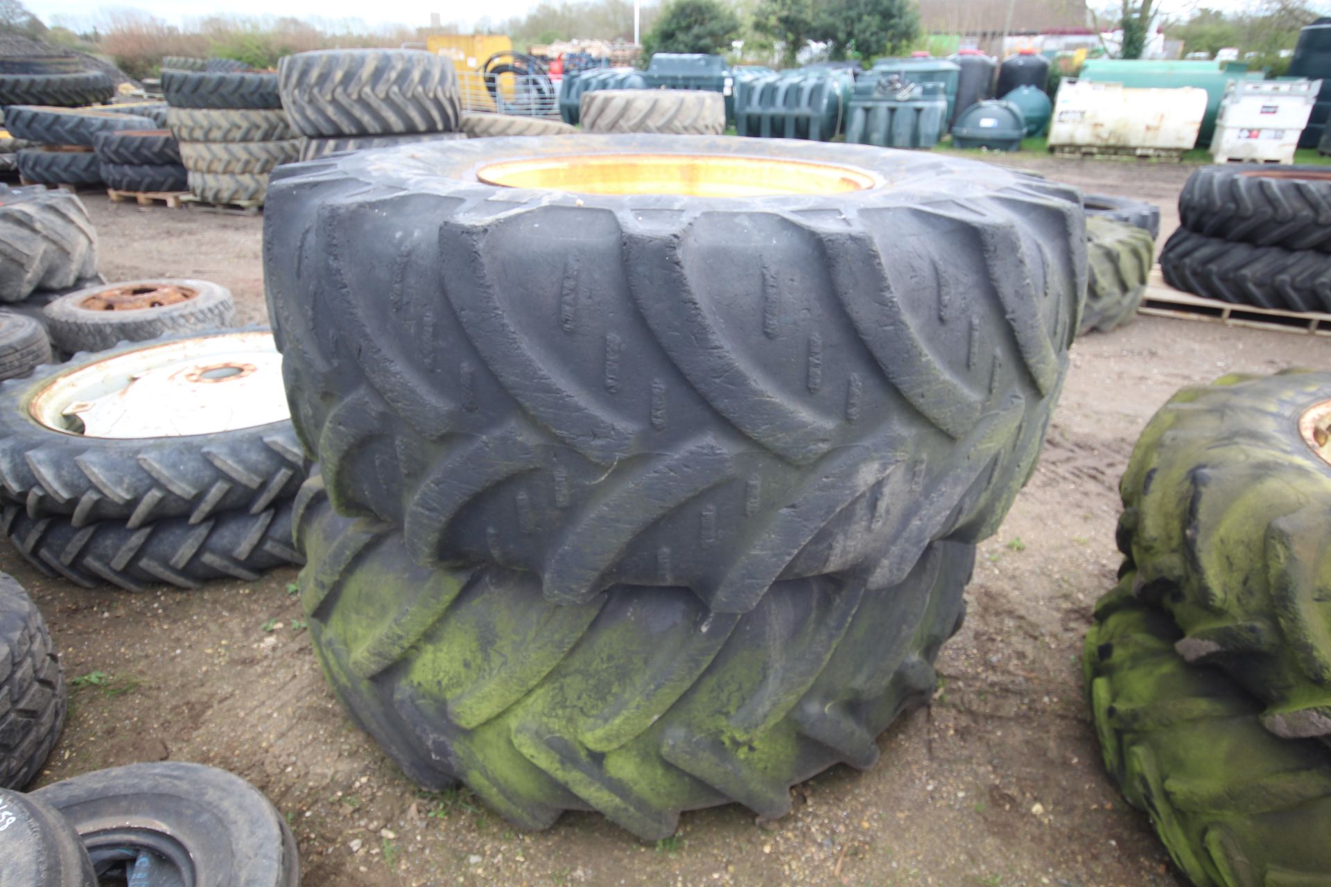 John Deere 710/75R34 wheels and tyres. V - Image 2 of 5