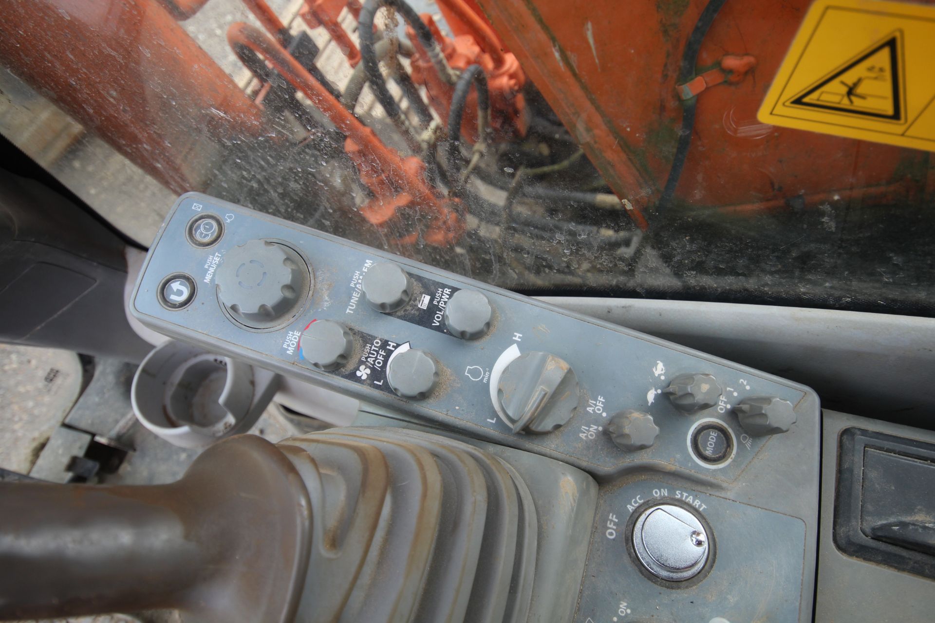 Hitachi Z-Axis 130-5 LCN 5B 14T steel track excavator. 2013. 8,122 hours. Serial number - Image 48 of 70