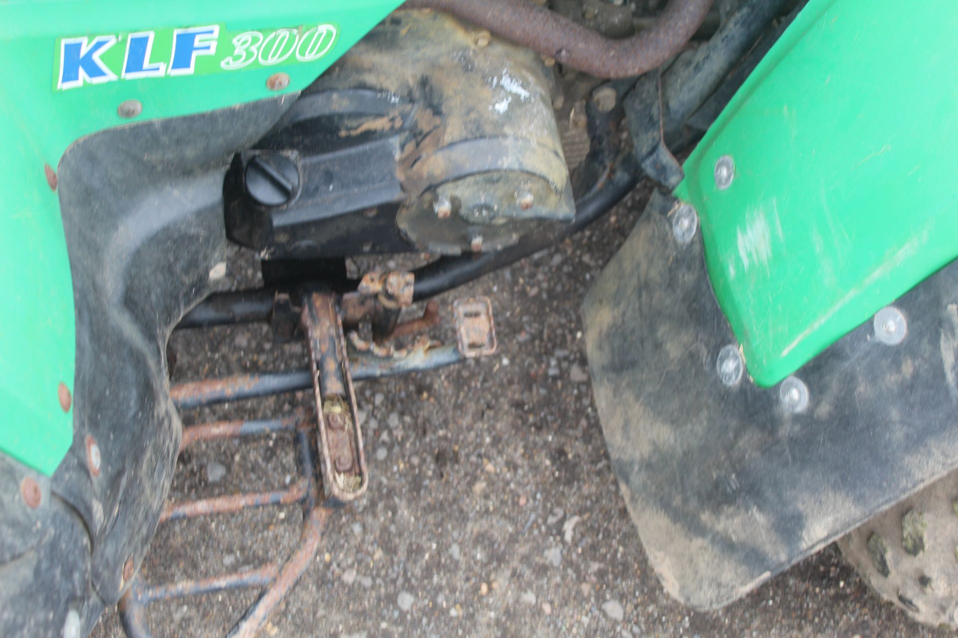 Kawasaki KLF 300 300cc 2WD quad bike. Key held. V - Image 19 of 28