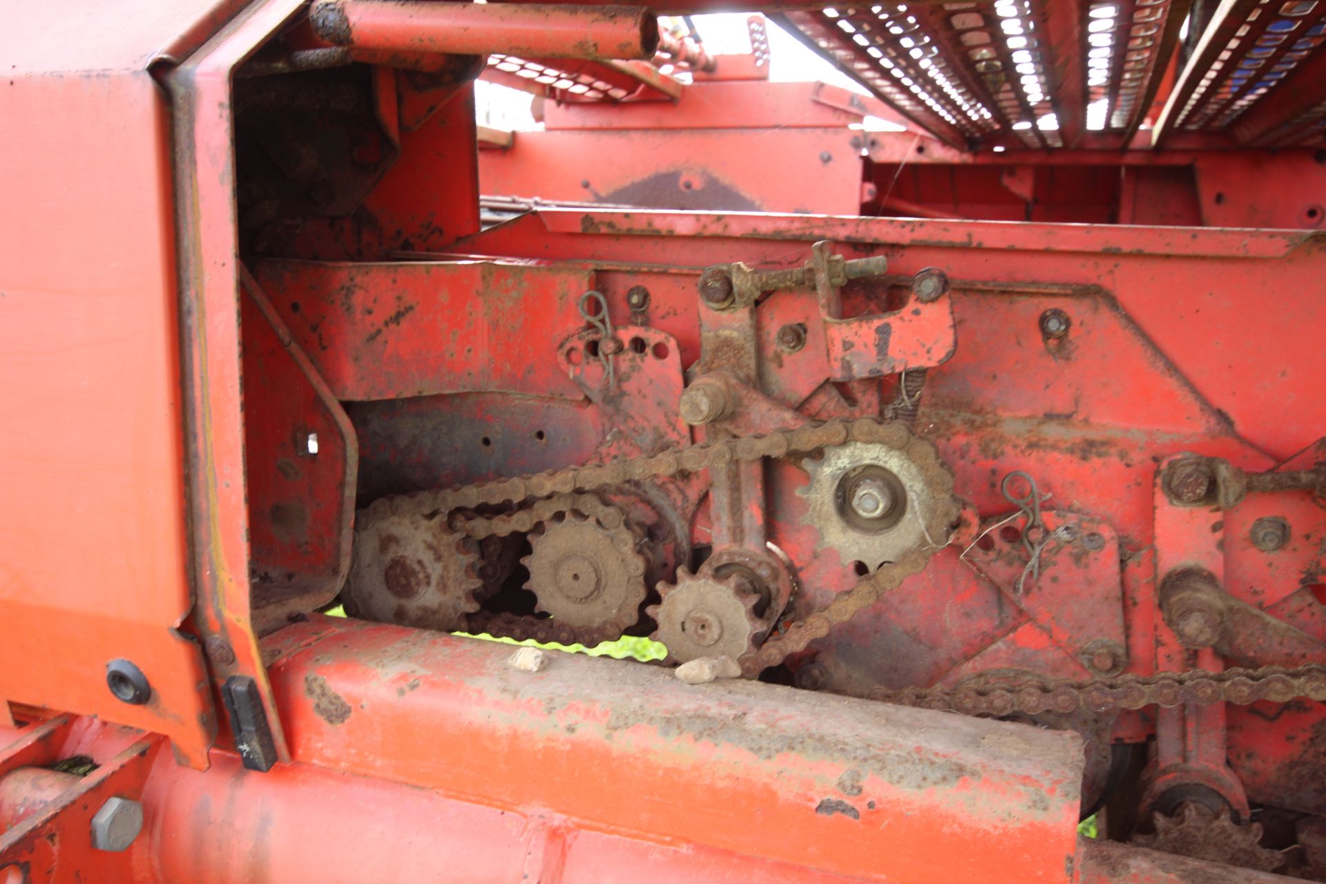 Grimme DL1700 Variant carrot/ onion harvester. With star cleaners. Control Box held. V - Image 48 of 61