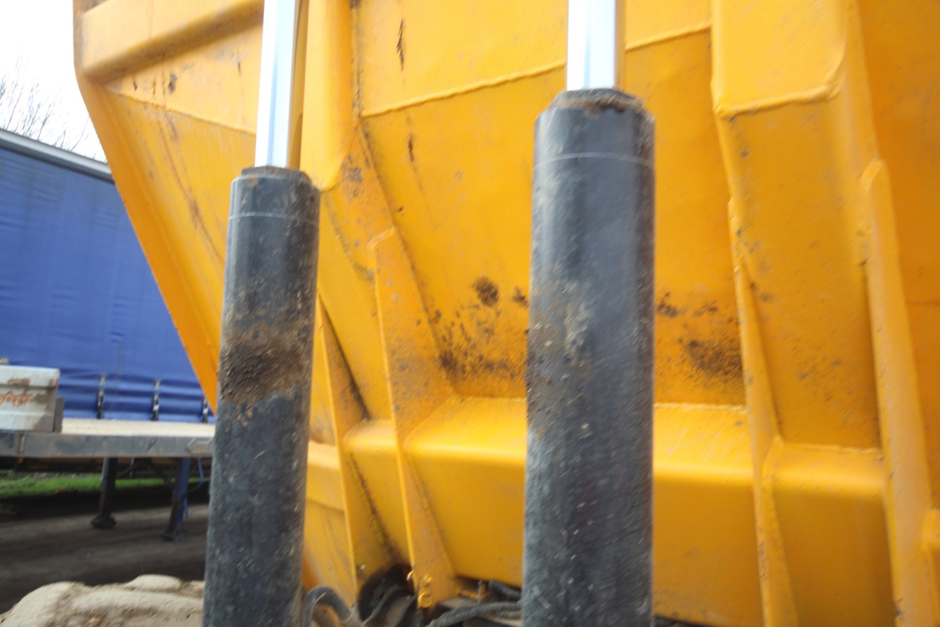 JCB 714 14T 4WD dumper. 2006. 6,088 hours. Serial number SLP714AT6EO830370. Owned from new. Key - Image 88 of 108