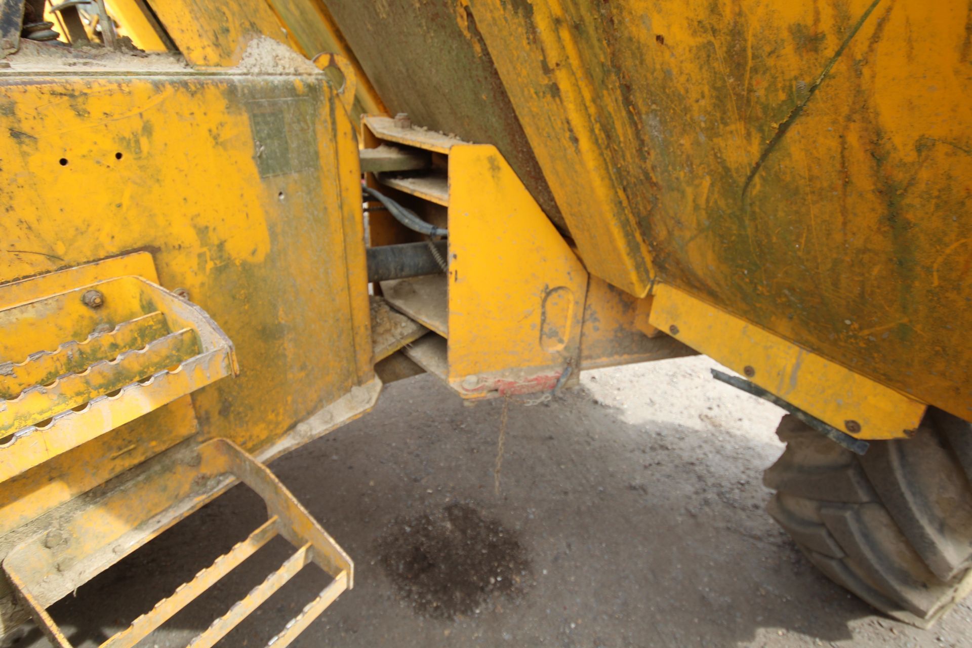Thwaites 6T 4WD dumper. 2007. 4,971 hours. Serial number SLCM565ZZ706B4658. 405/70-20 wheels and - Image 9 of 35