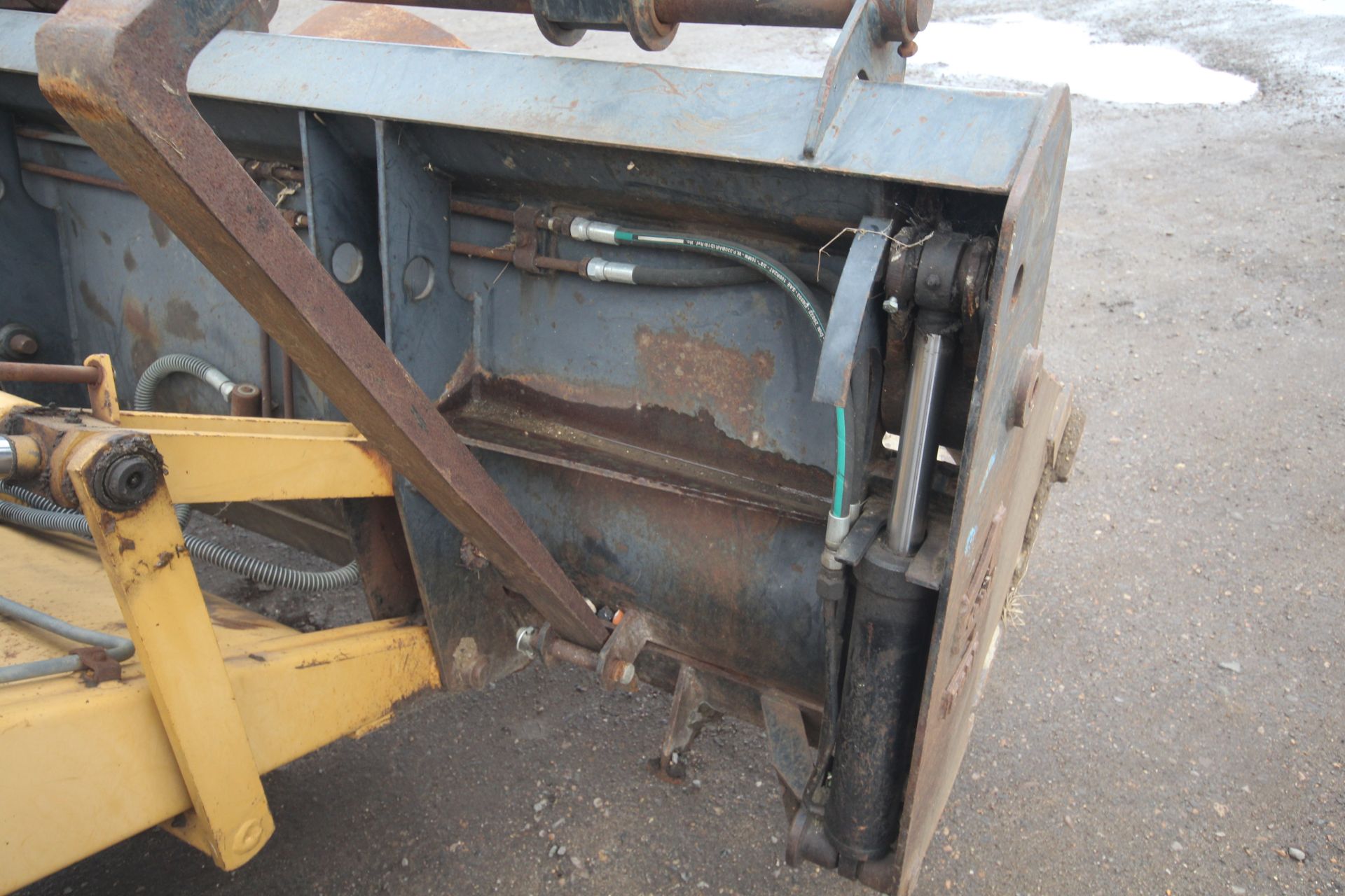 Ford 655 4WD backhoe loader. Registration F829 MVX. Date of first registration 03/10/1988. Showing - Bild 12 aus 87