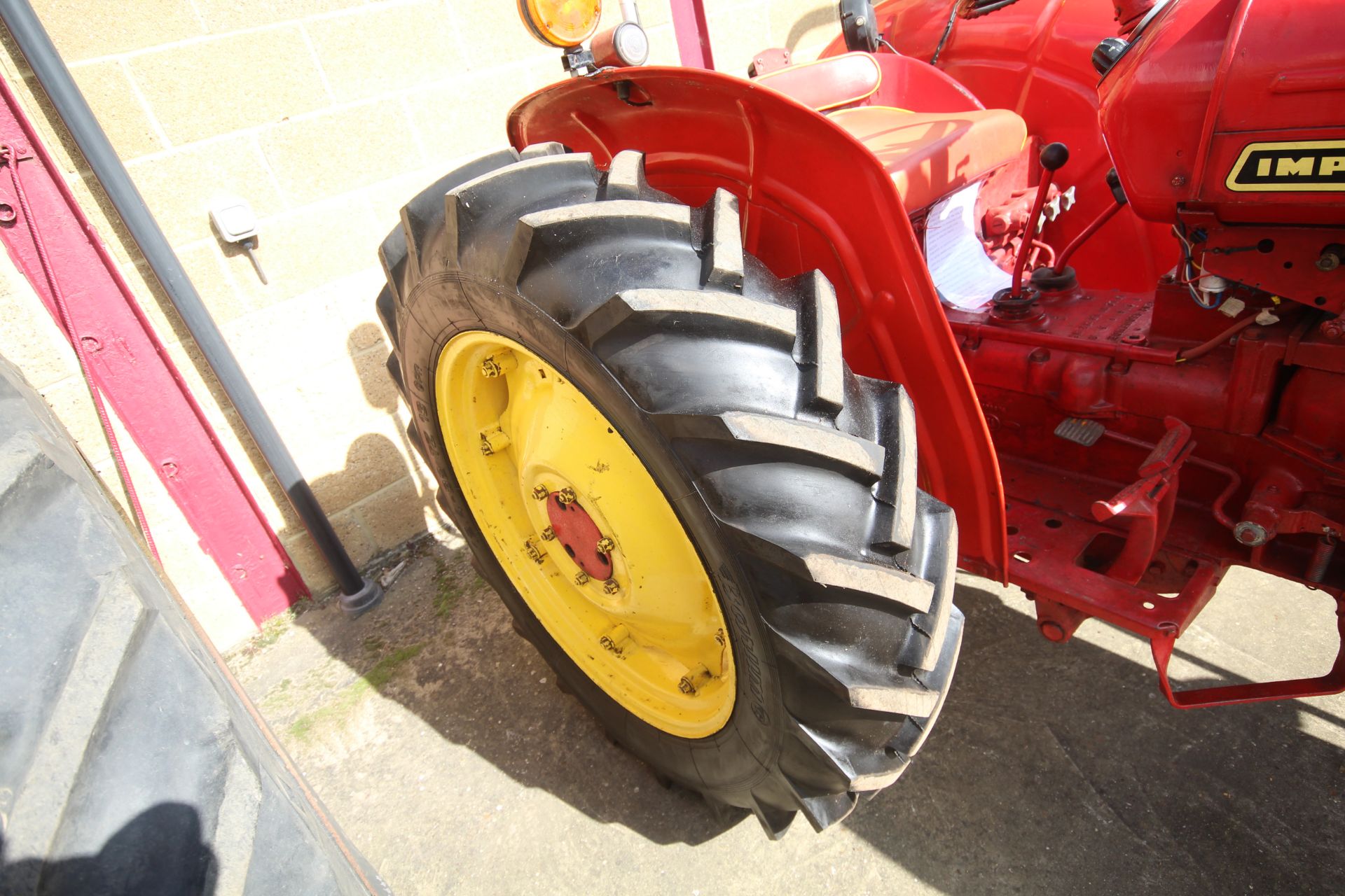 David Brown 990 Implematic live drive 2WD tractor. Registration CNO 117B. Date of first registration - Image 31 of 43