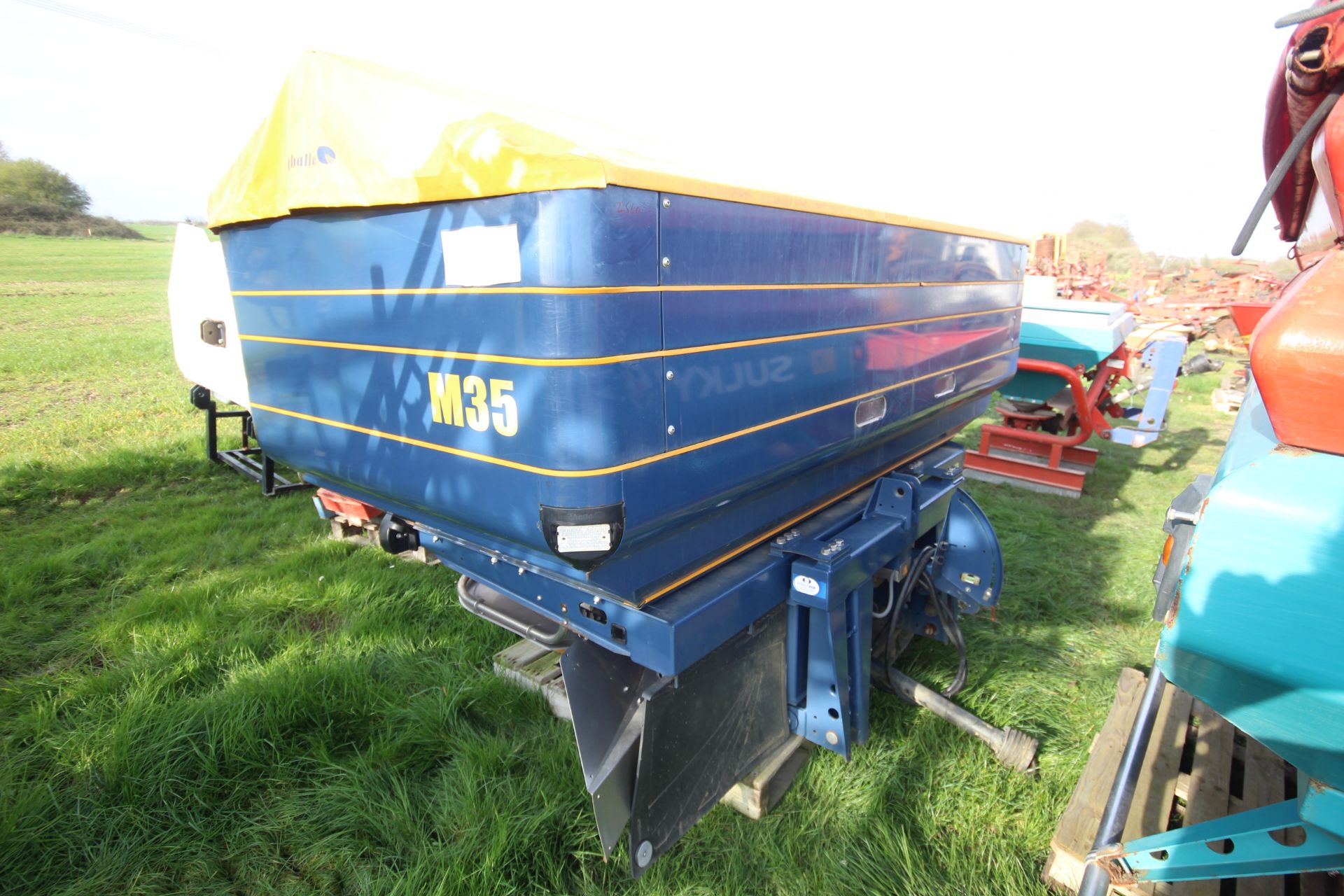 Bogballe M35W1 24m twin disc fertiliser spreader. 2019. Serial number 316. With weight cells and - Image 2 of 22