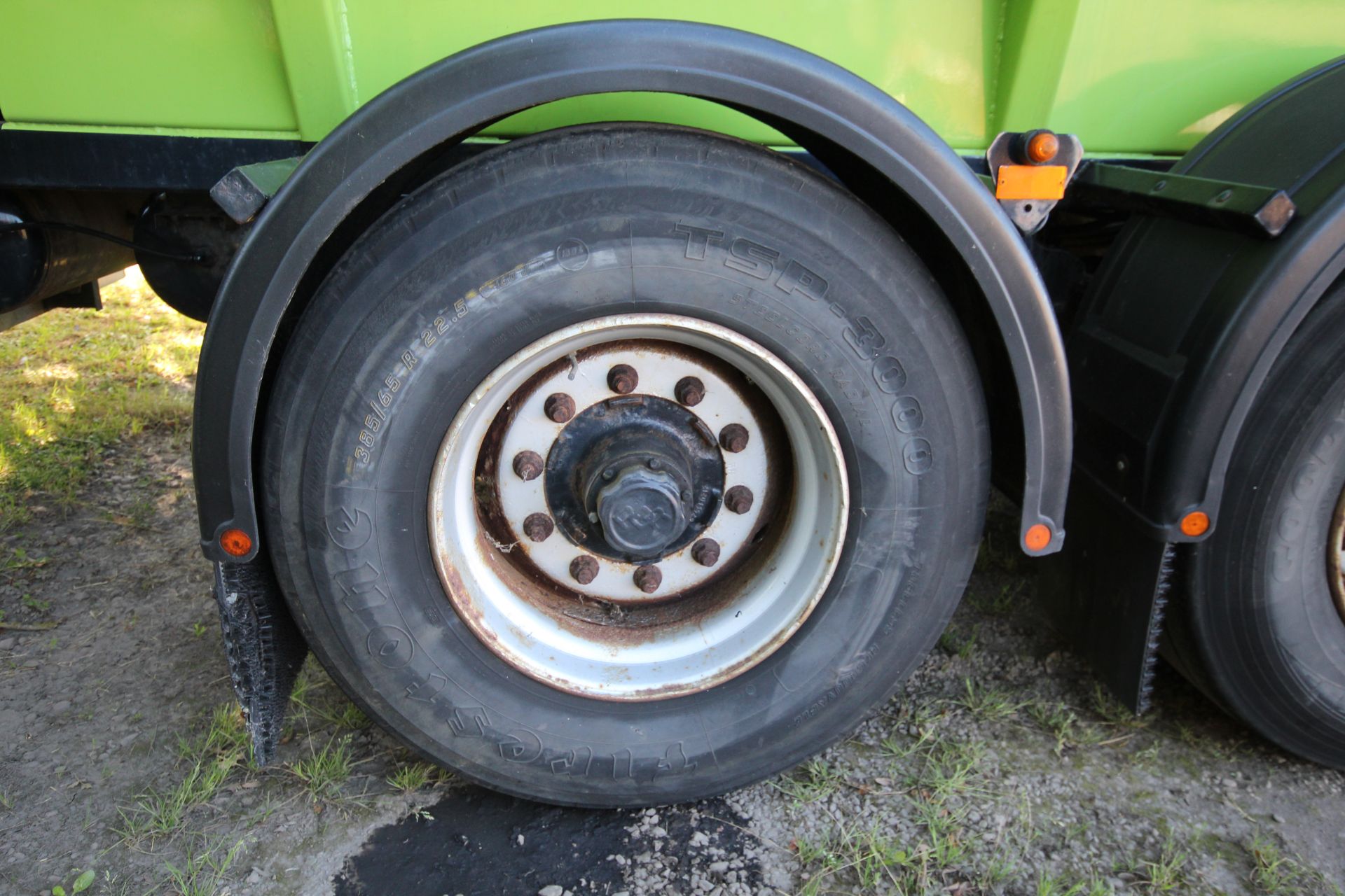 Dairy Products Transport 24,575L stainless steel tri-axle tanker. Registration A160342. Date of - Image 26 of 54