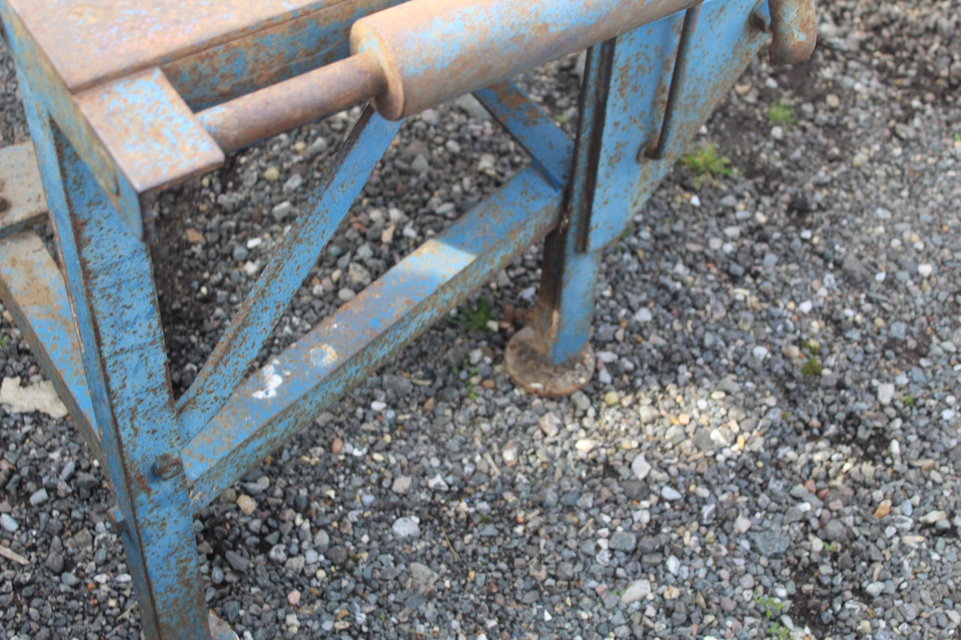 Dening PTO driven linkage mounted cast iron saw bench. - Bild 8 aus 10