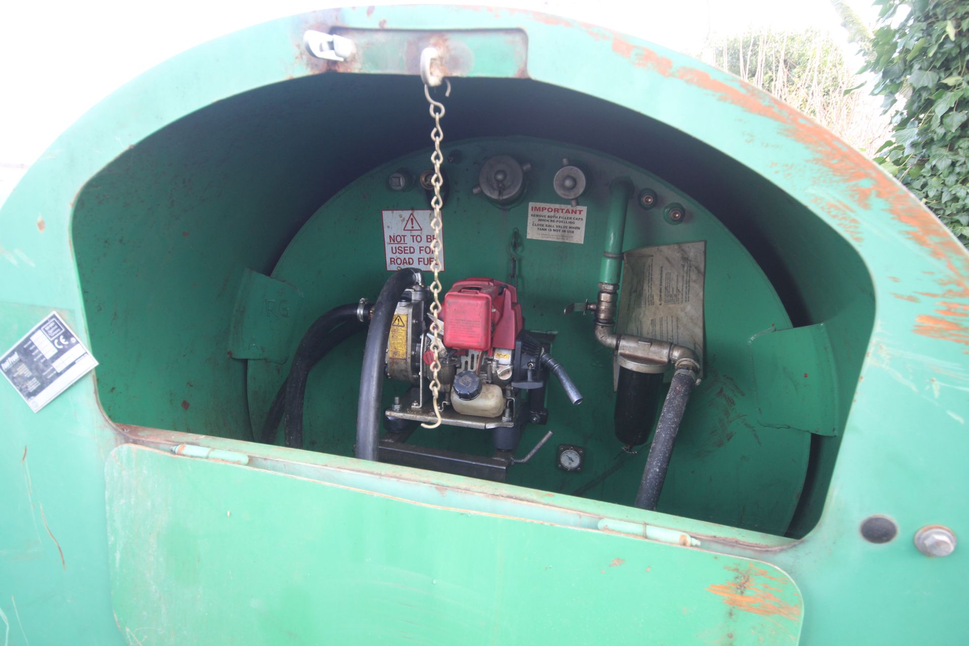 2,500L skid mounted diesel tank. With petrol driven pump. V - Image 5 of 10