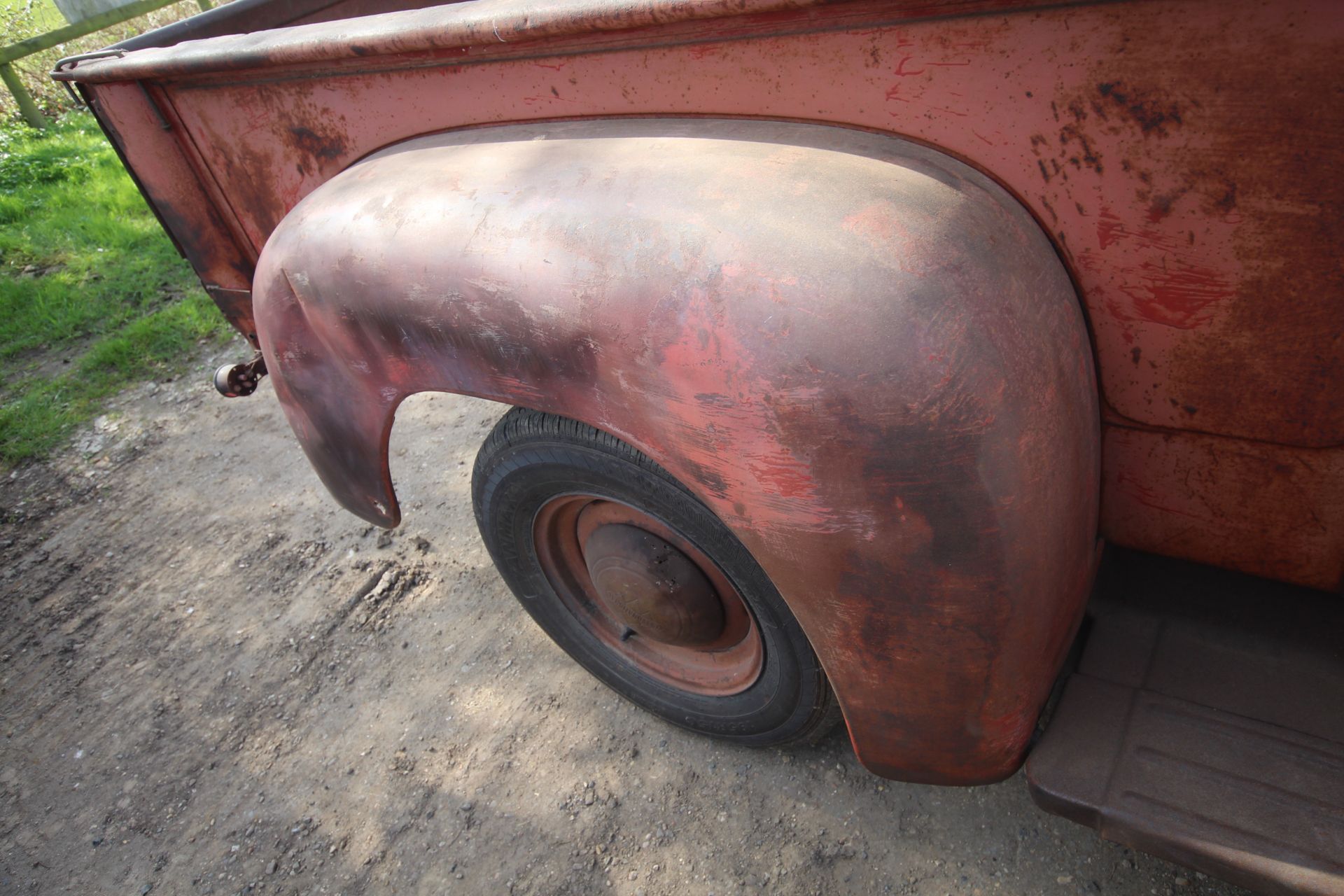 International R100 petrol pick-up. Registration 161 XVY. 1954. Vendor reports a lot of - Image 17 of 54