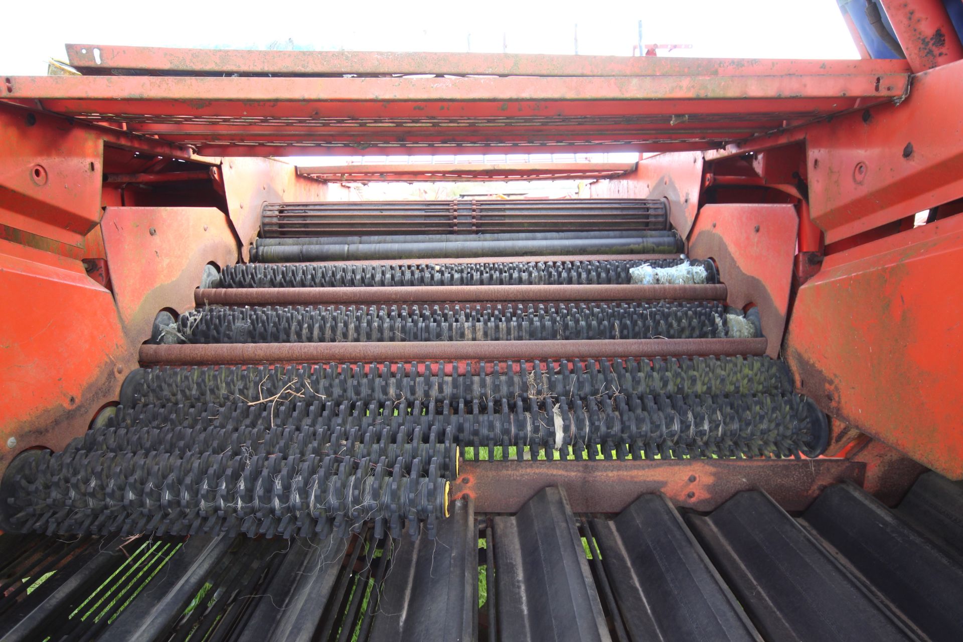 Grimme DL1700 Variant carrot/ onion harvester. With star cleaners. Control Box held. V - Image 52 of 61