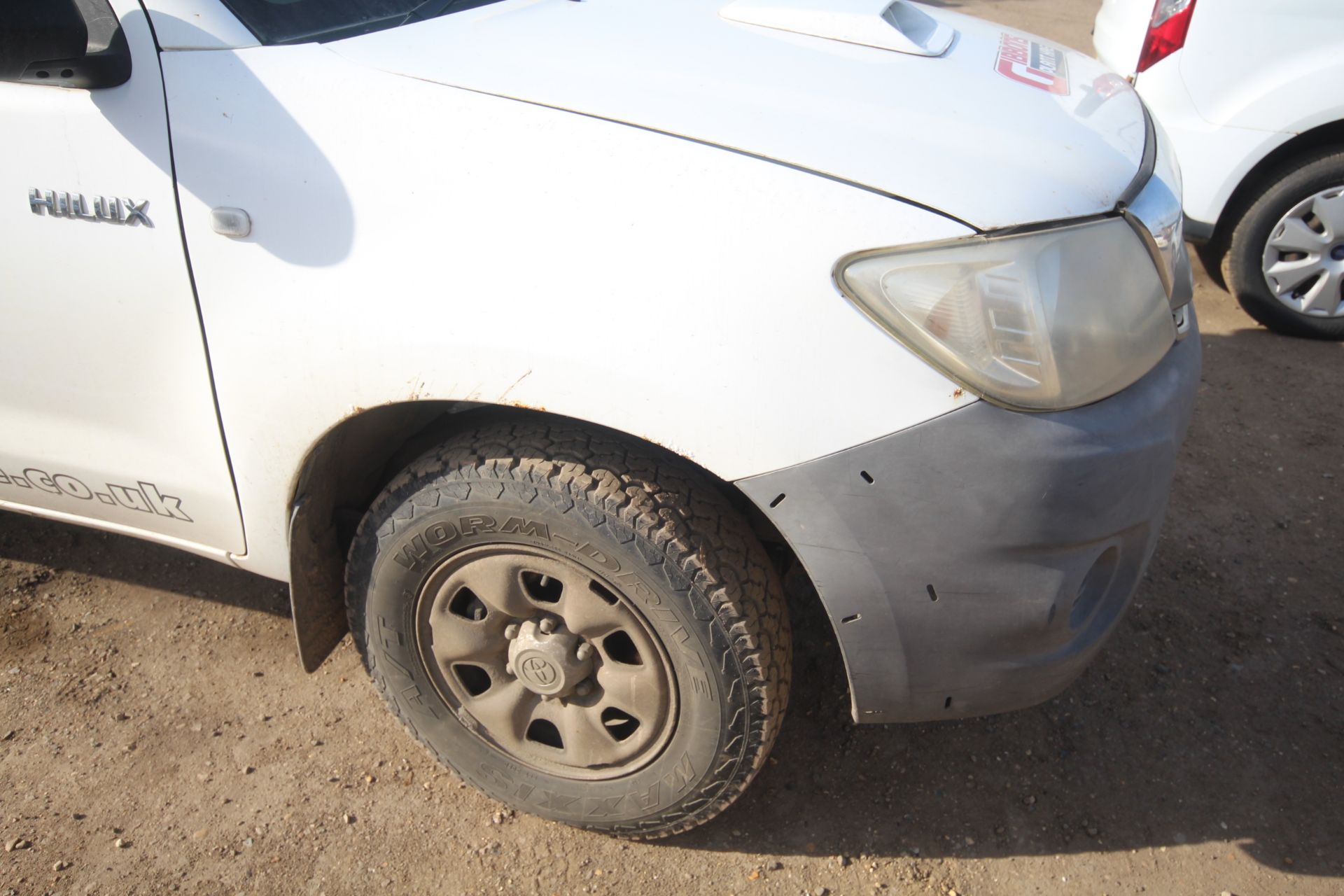 Toyota Hilux 2.5L diesel manual double cab pick-up. Registration FD11 UHA. Date of first - Image 7 of 58