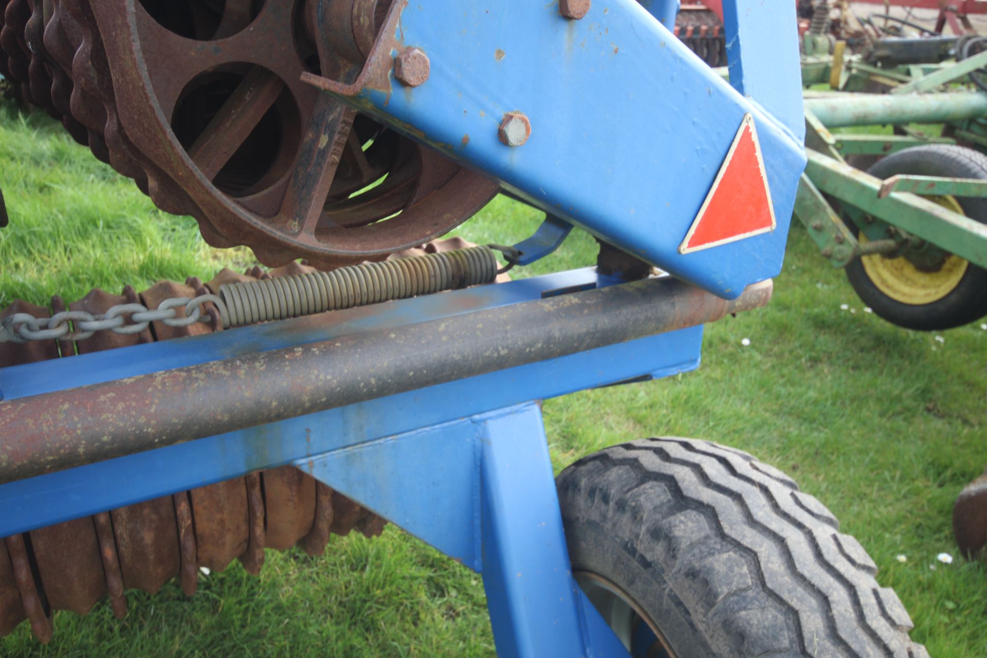 Dalbo 6.3m hydraulic folding rolls. With Snowflake rings. From a local Deceased estate. - Image 14 of 22