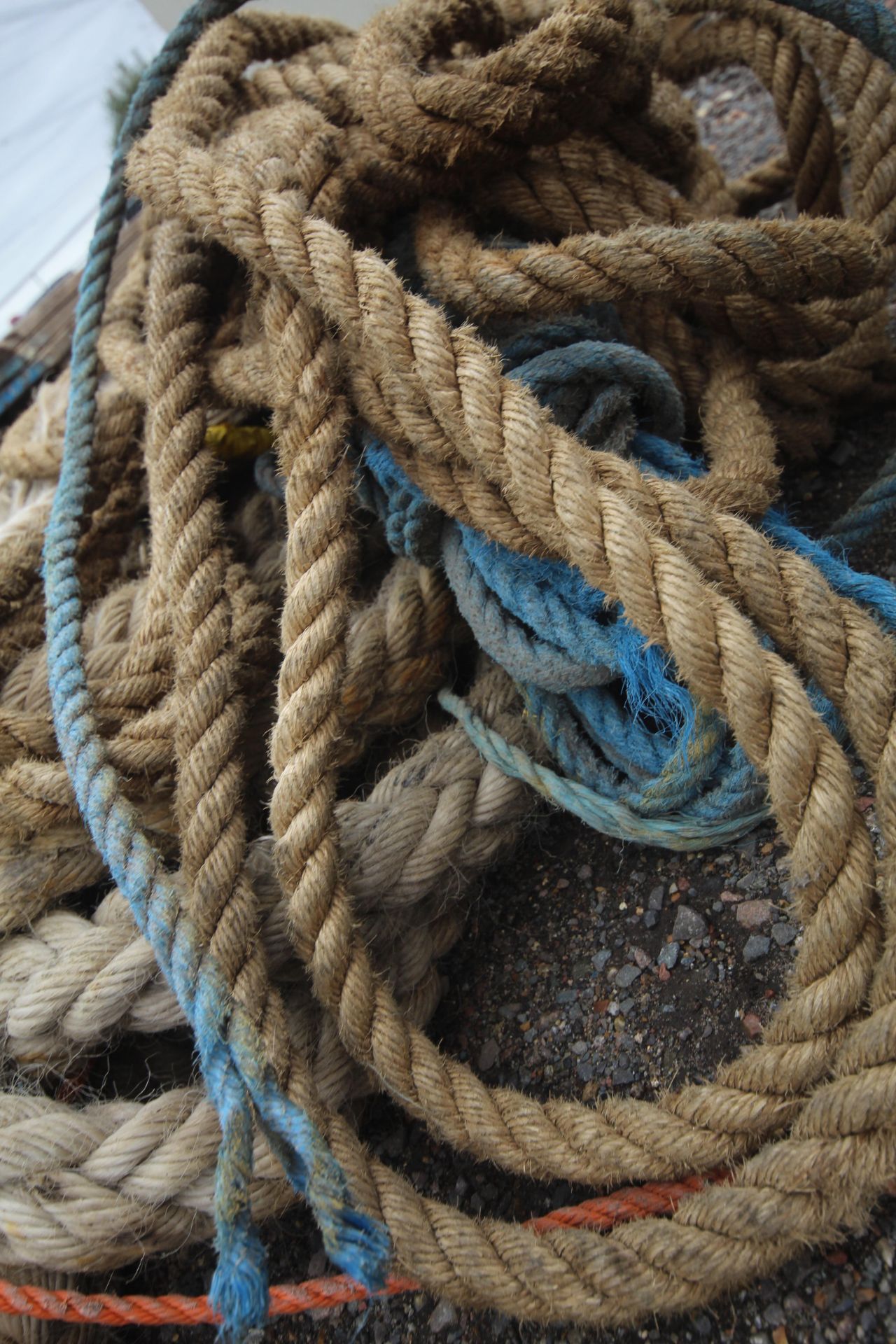 Quantity of rope. V - Image 2 of 2