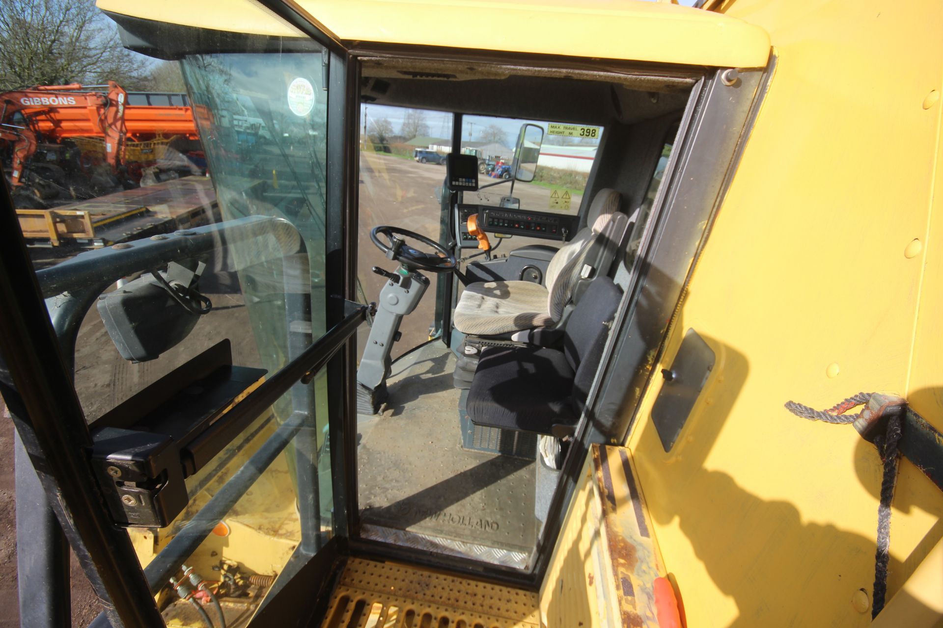 New Holland TX65 5 straw walker combine harvester. Registration N887 SKS. Date of first registration - Image 88 of 163