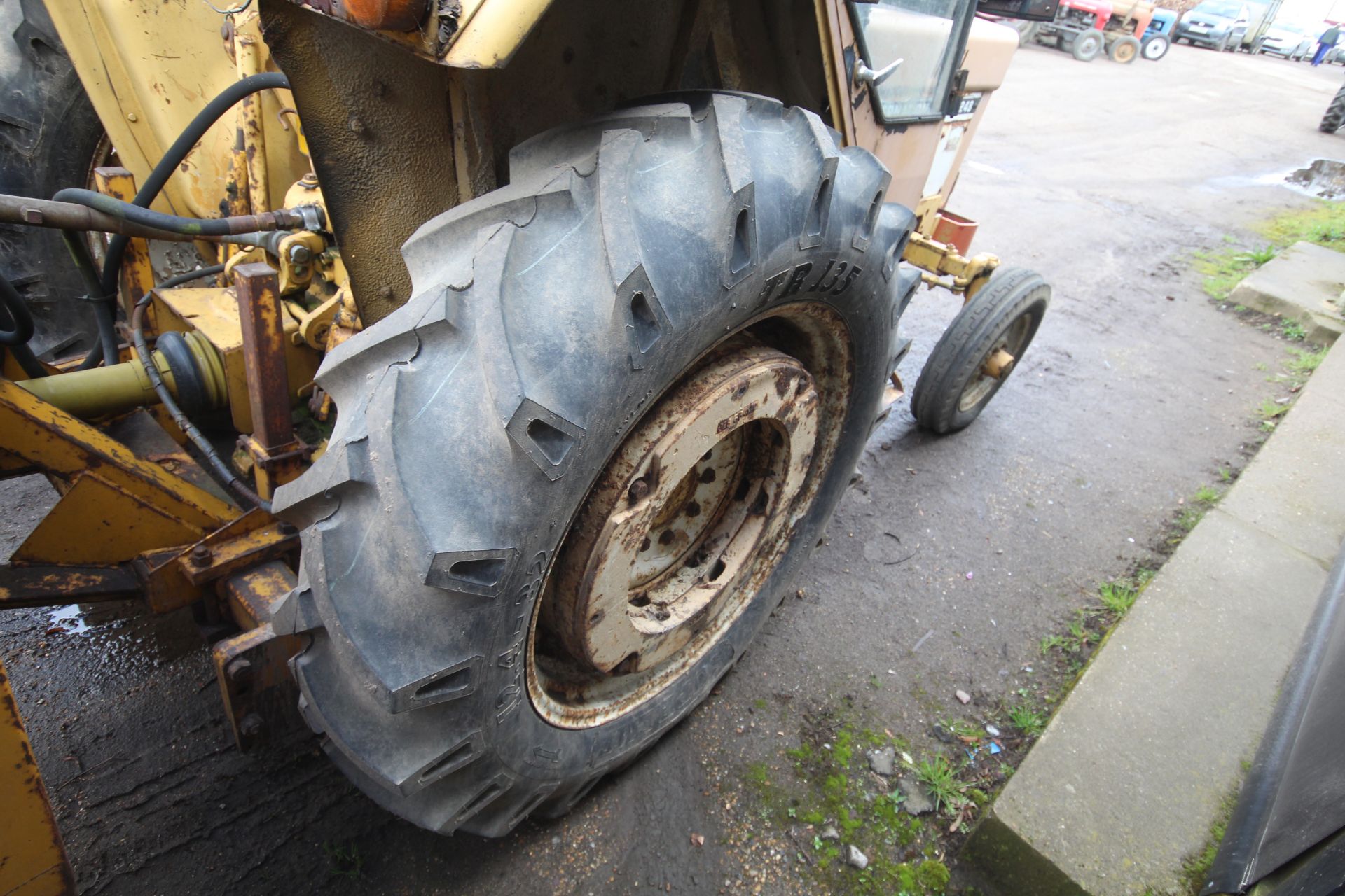 International 248 2WD tractor. Registration SPV 499W. Date of first registration 01/06/1981. Showing - Image 43 of 73