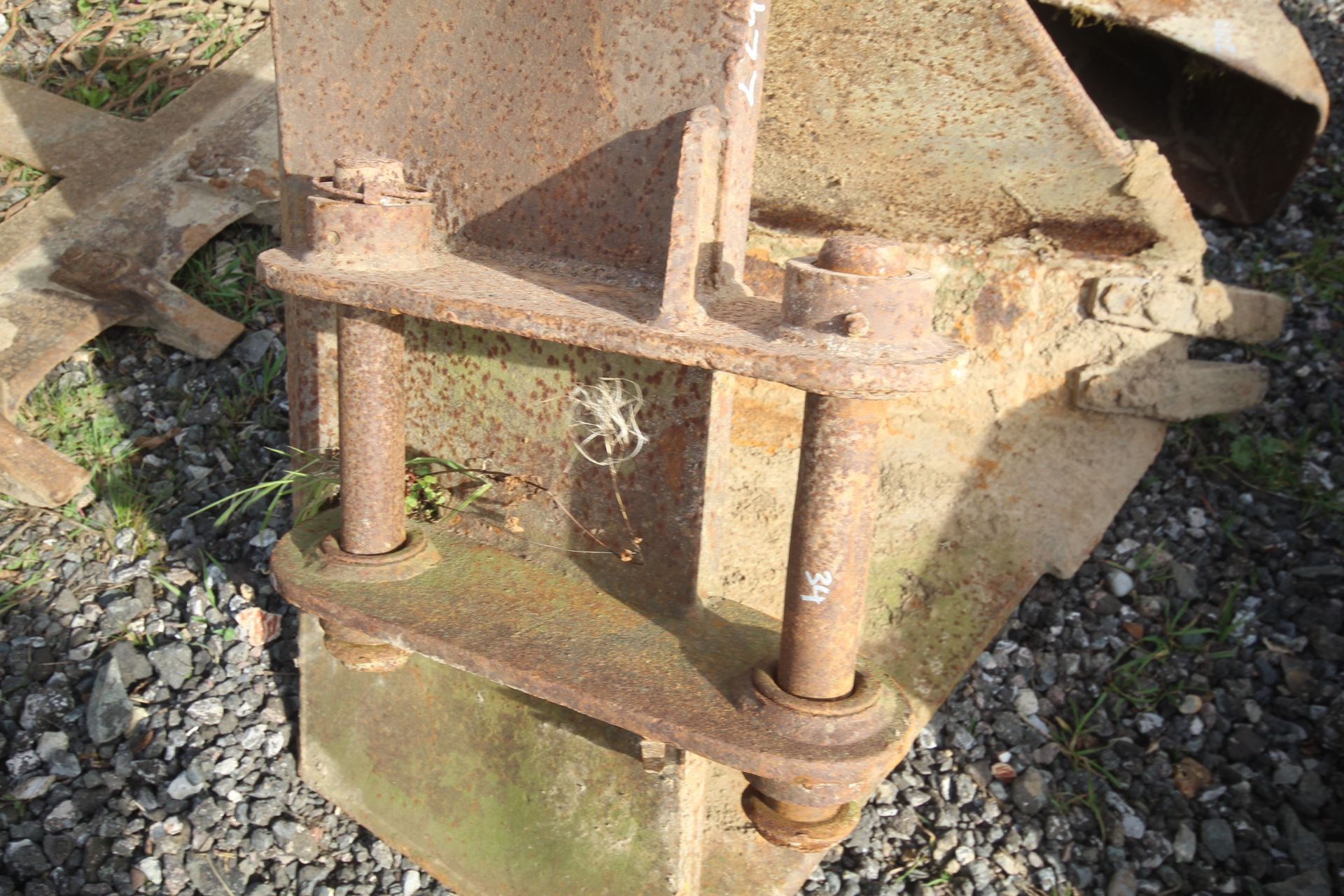 V Shaped ditching bucket. For sale on behalf of th - Image 2 of 4