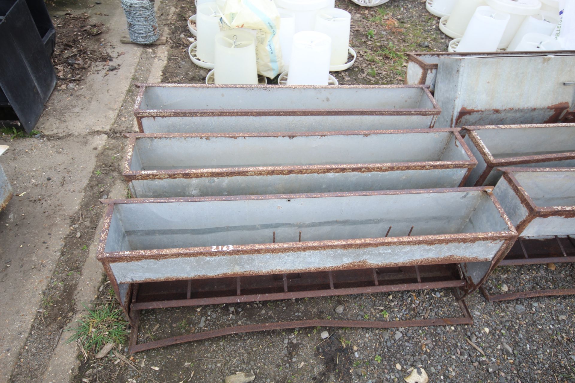 7x galvanised 4ft pig hoppers. V