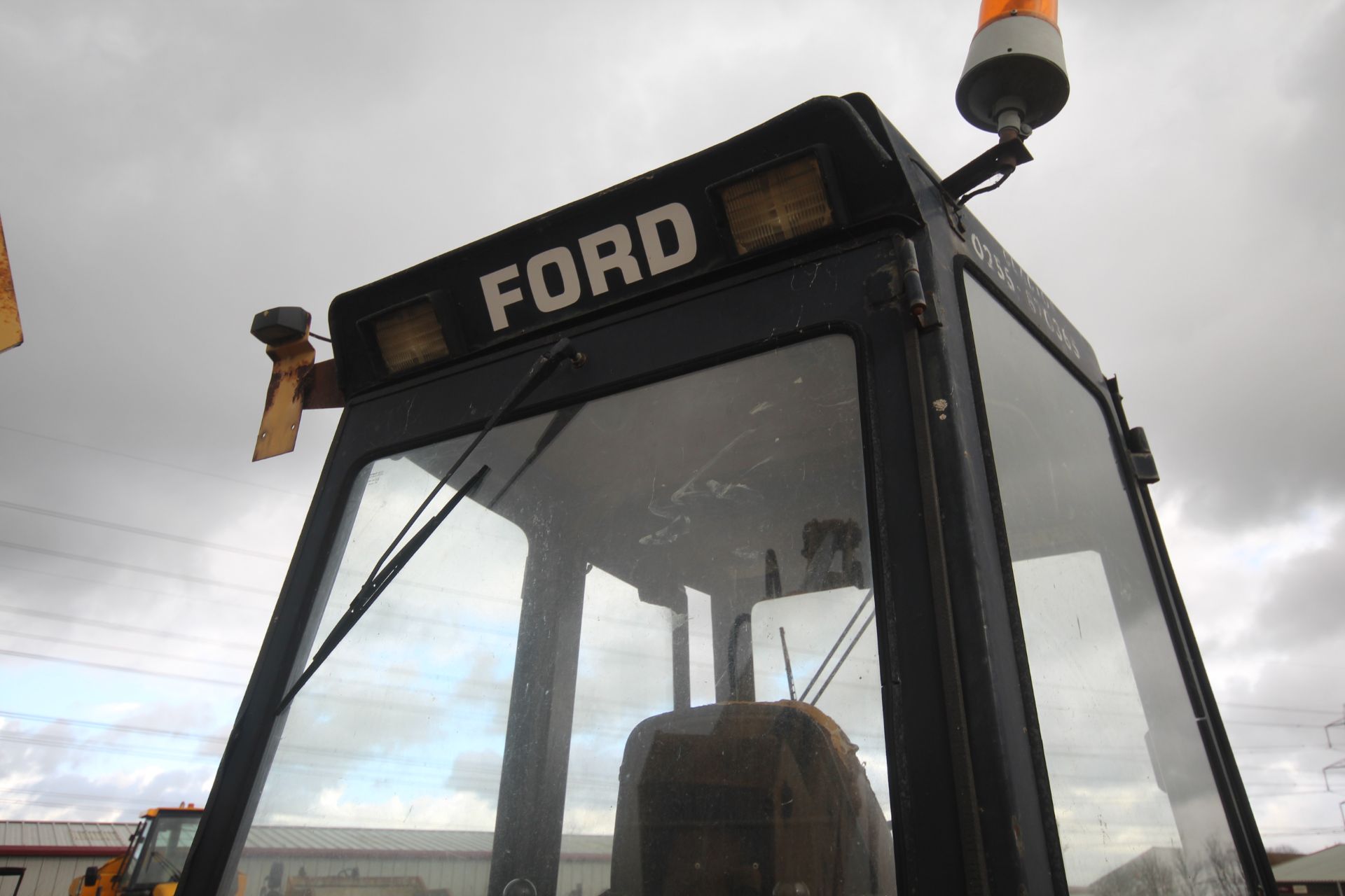 Ford 655 4WD backhoe loader. Registration F829 MVX. Date of first registration 03/10/1988. Showing - Image 35 of 87