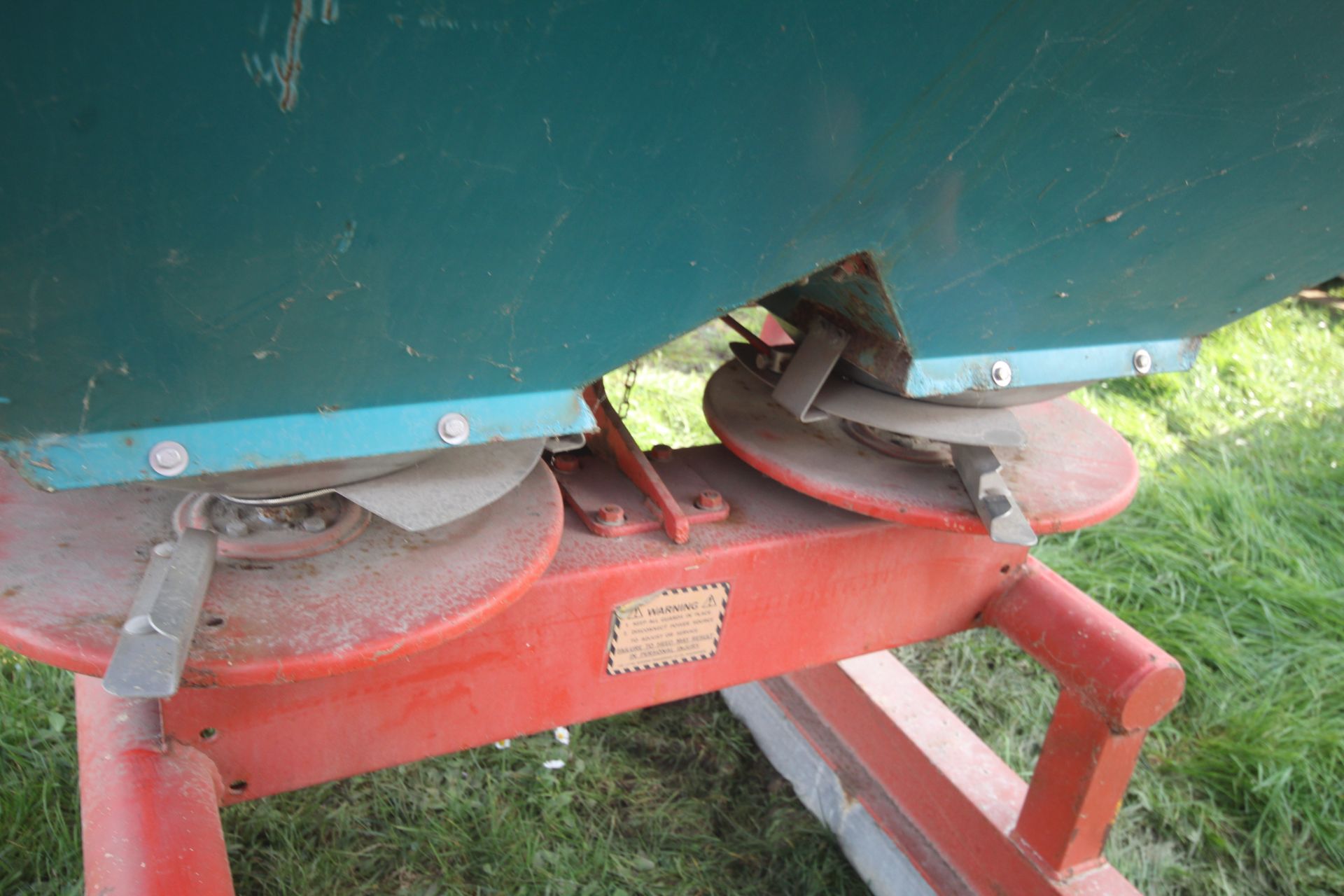 Reco Sulky DR650 twin disc fertiliser spreader. V - Image 9 of 14