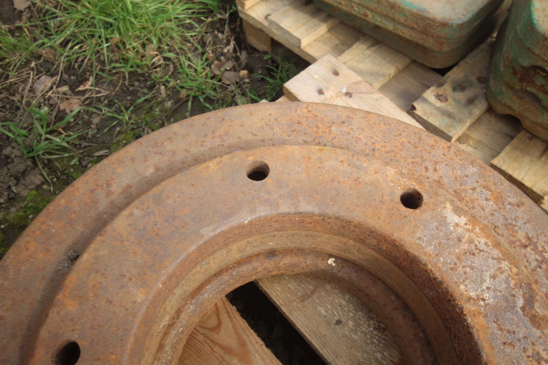 Fordson rear wheel weights: starter and 2x weights. - Image 3 of 5