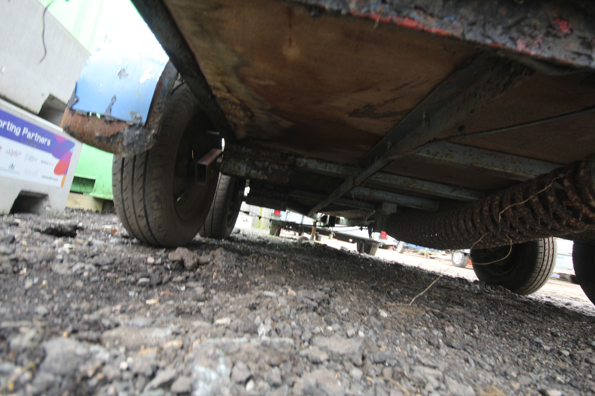 Twin axle horse box. - Image 25 of 37