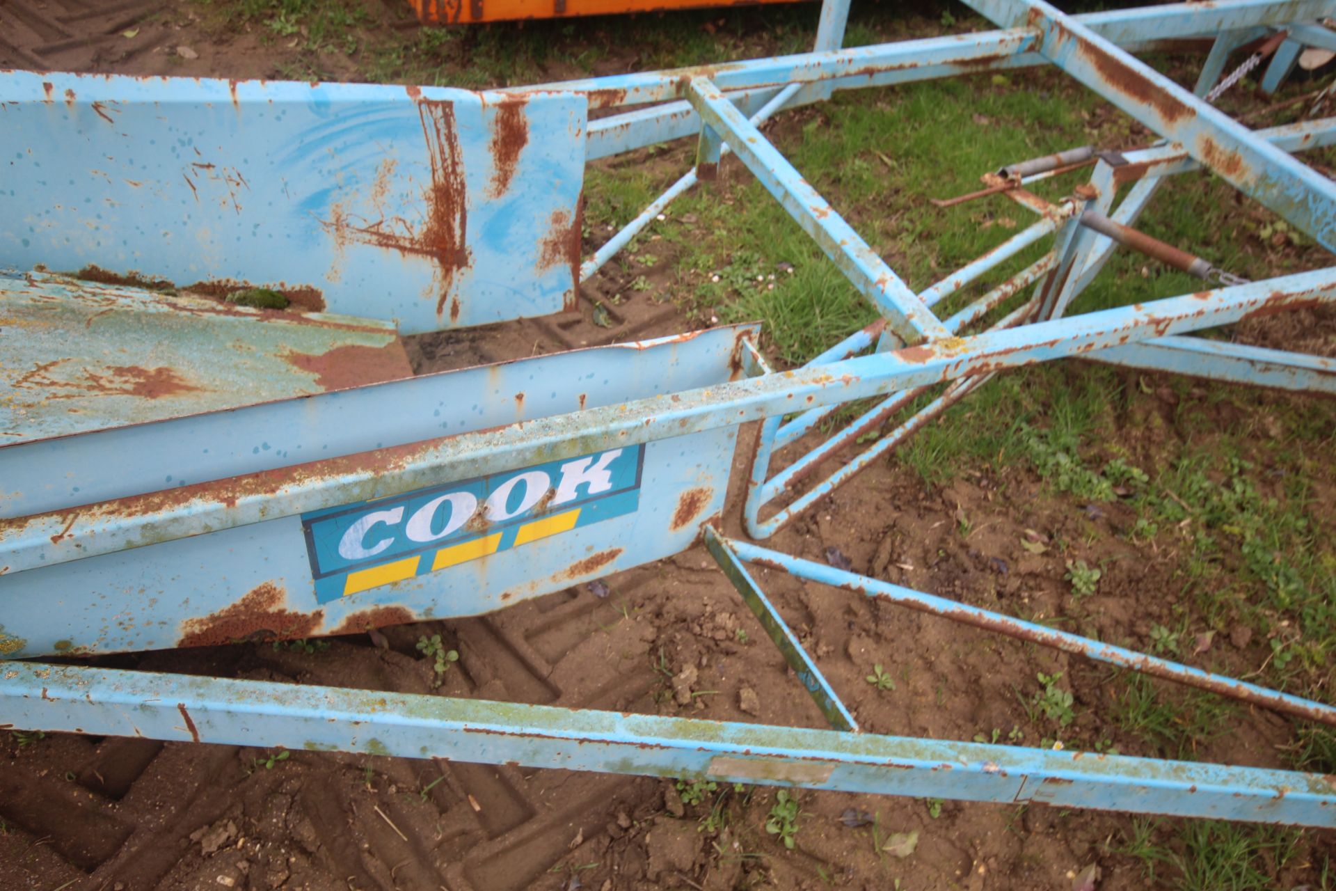 Cooks flat 8 bale sledge. - Image 4 of 15