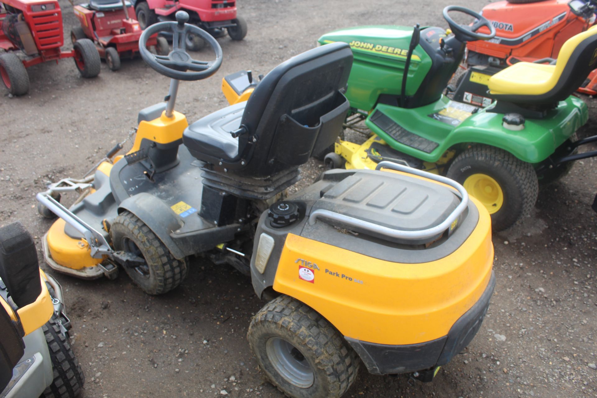 Stiga Park Pro 540 IX hydrostatic 4WD out-front mower. 2015. 274 hours. With Honda petrol engine, - Image 4 of 25