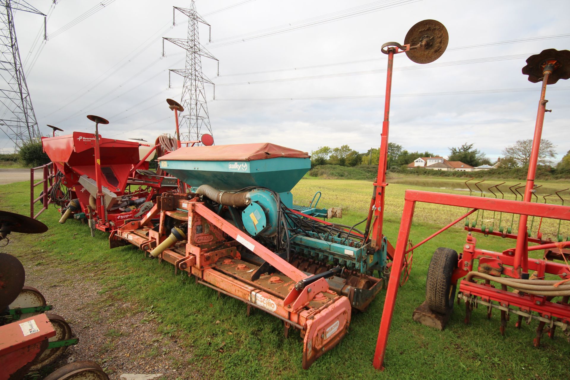 Maschio/ Sulky drill 4m combination. Comprising Maschio DM4000 power harrow coupled to Sulky SPI - Image 2 of 37