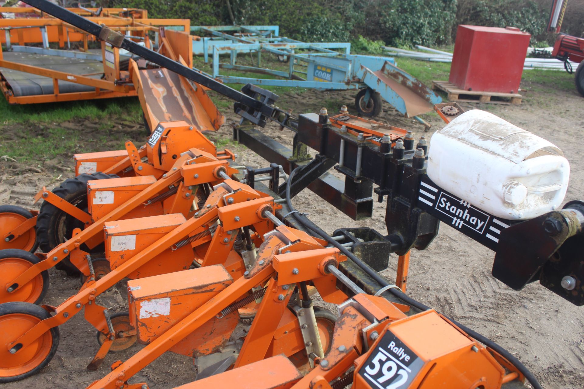 Stanhay Rallye 592 hdraulic folding 12 row beet drill. With bout markers. For spares or repair. V - Bild 17 aus 26