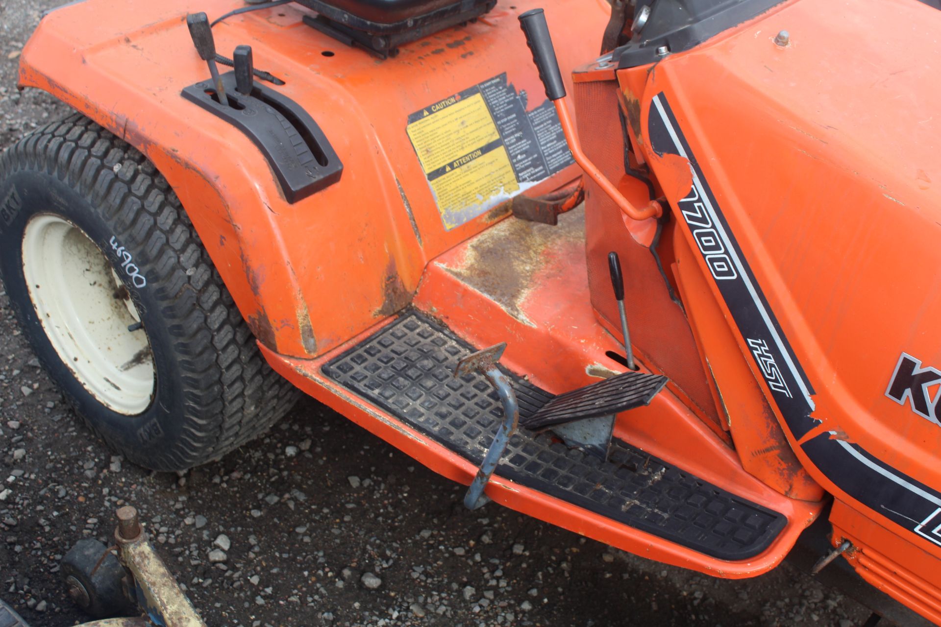 Kubota G1600 diesel hydrostatic garden tractor. Key held. - Bild 11 aus 20