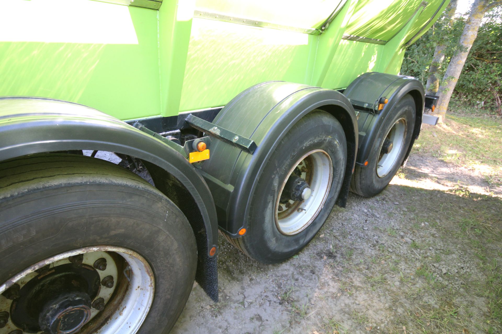 Dairy Products Transport 24,575L stainless steel tri-axle tanker. Registration A160342. Date of - Image 41 of 54