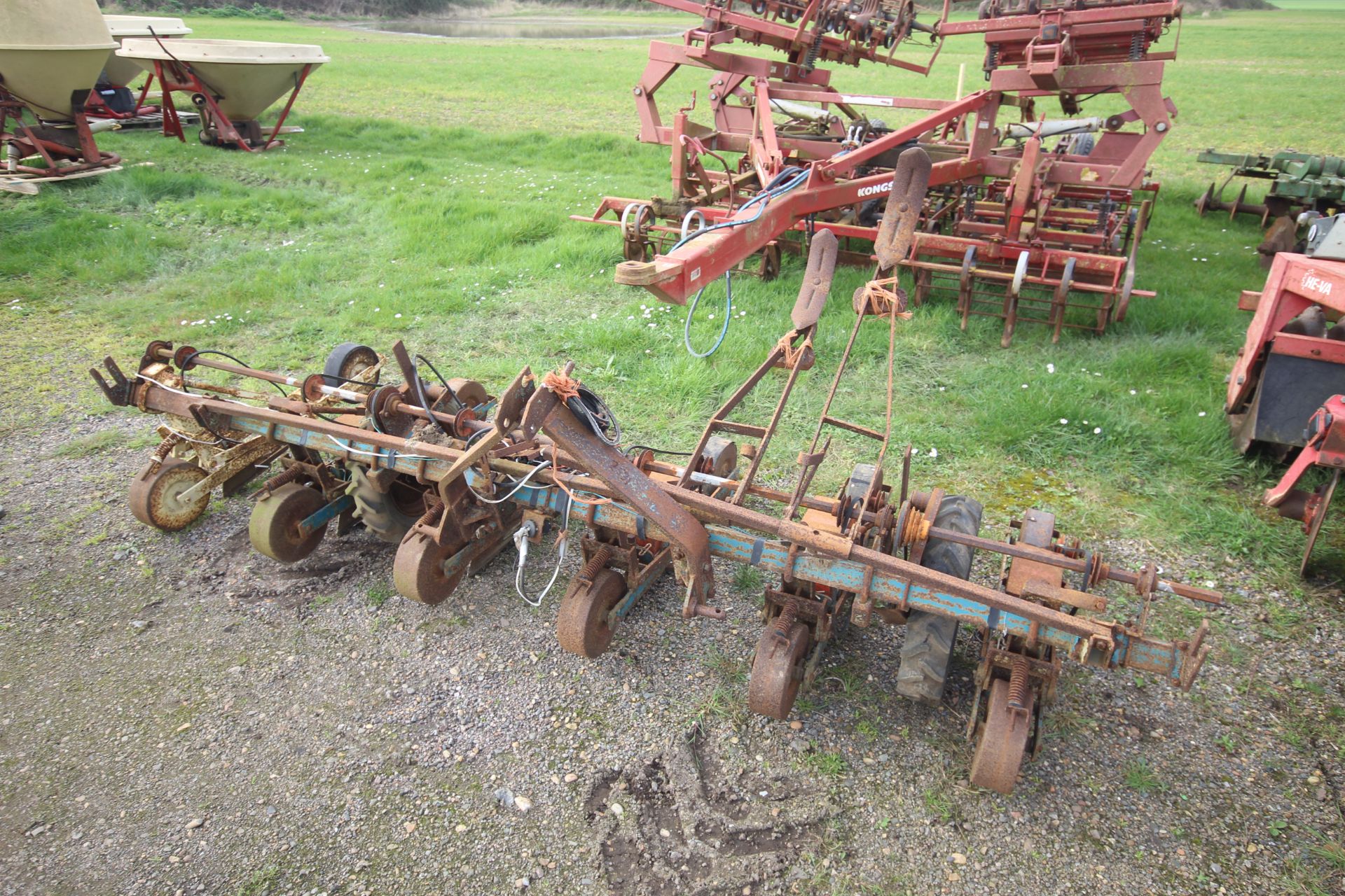 Six row beet drill. For spares/ reapir. V