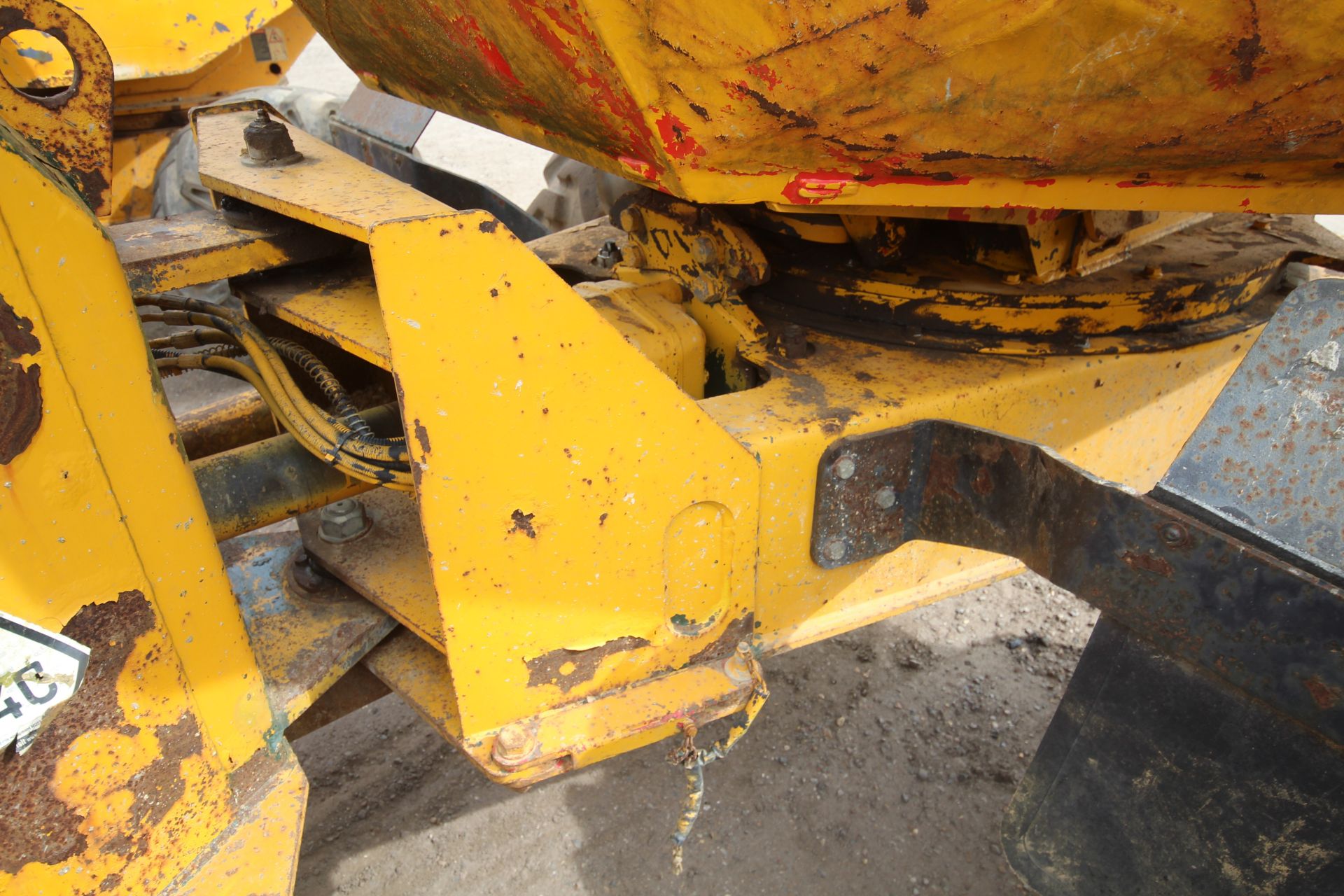 Thwaites 5T 4WD swivel tip dumper. 2003. 3,330 hours. Serial number SLCM355ZZ35.A3194. 12.5/80-18 - Image 8 of 37