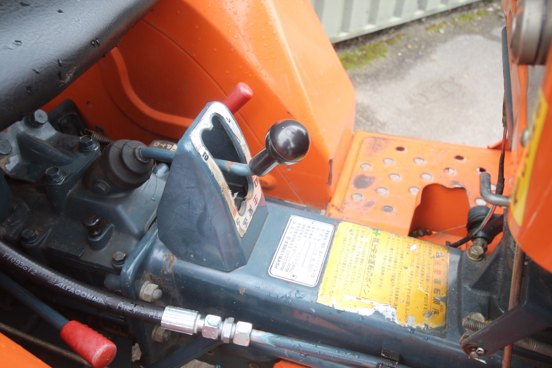 Kubota ZB1500 2WD compact tractor. 896 hours. 8-18 rear wheels and tyres @ 90%. - Image 15 of 31