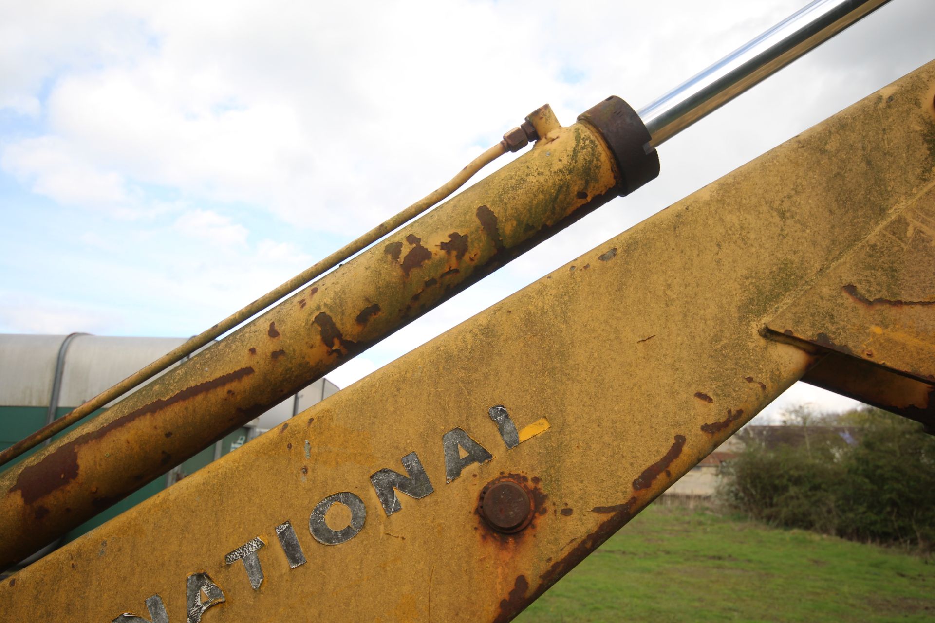 International Harvester 260A 2WD backhoe loader. Registration CWJ 891T (no paperwork). Date of first - Bild 55 aus 104