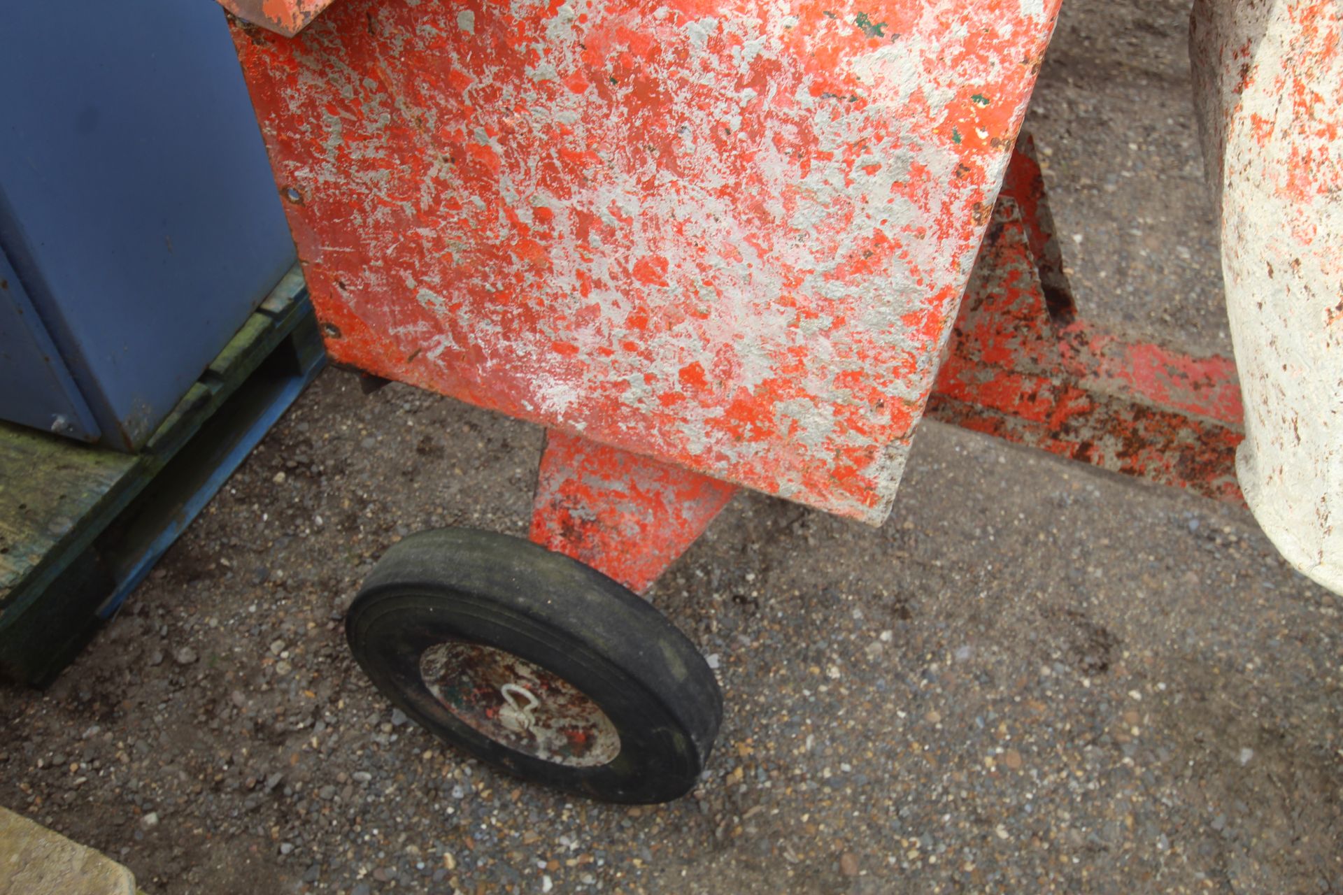 Large diesel site cement mixer. - Image 7 of 14